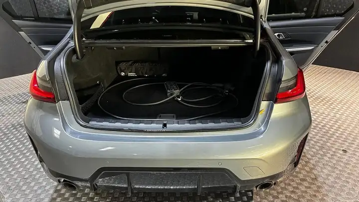 BMW Serie 3 2024, foto 25