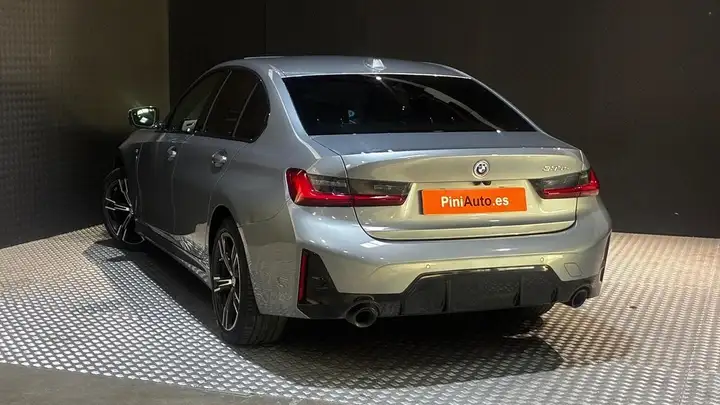 BMW Serie 3 2024, foto 4