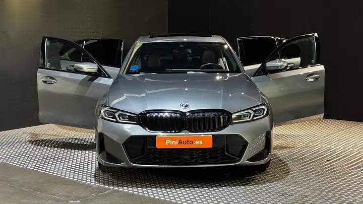 BMW Serie 3 2024, foto 23