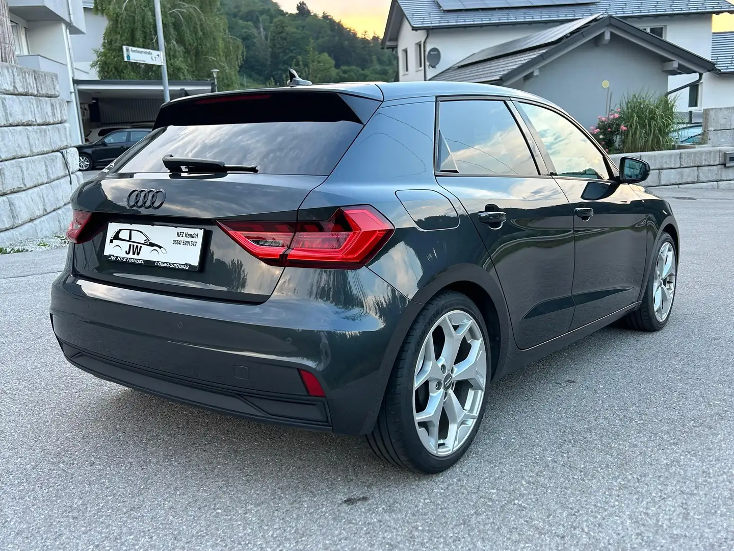 Audi A1 1.Besitz, *Garantie*, Pickerl+Service NEU Grau - 2