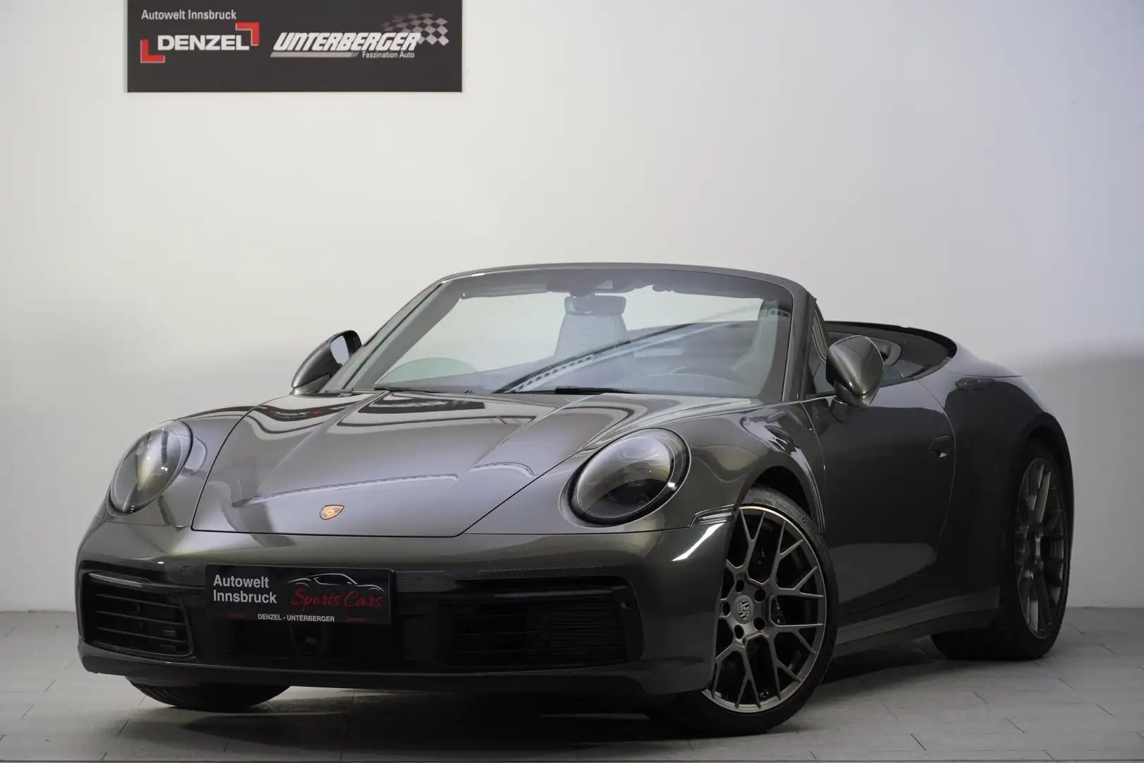 Porsche 992 911 Carrera Cabrio Grau - 2
