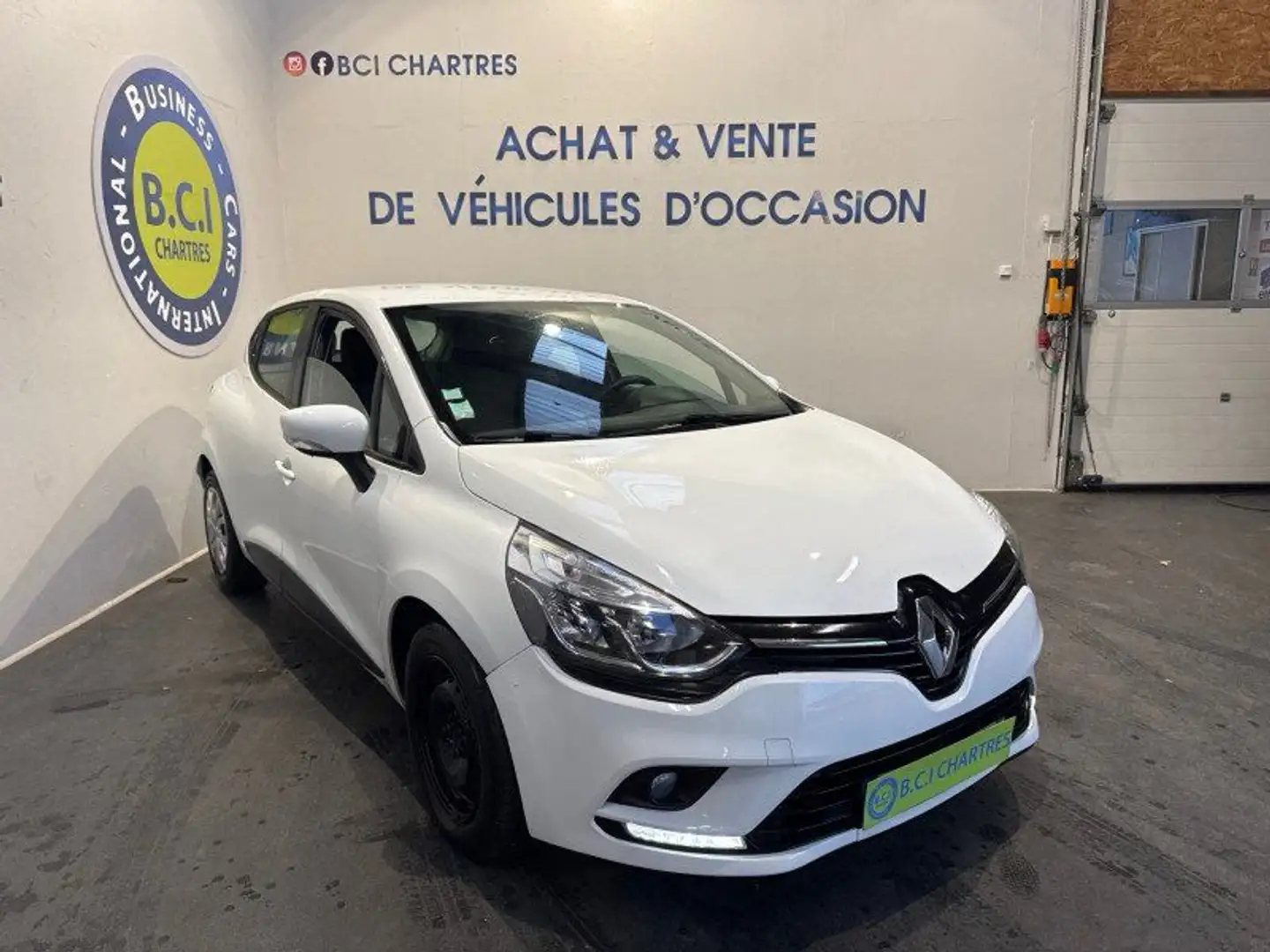 Renault Clio IV STE 1.5 DCI 75CH ENERGY AIR MEDIANAV E6C Blanc - 2
