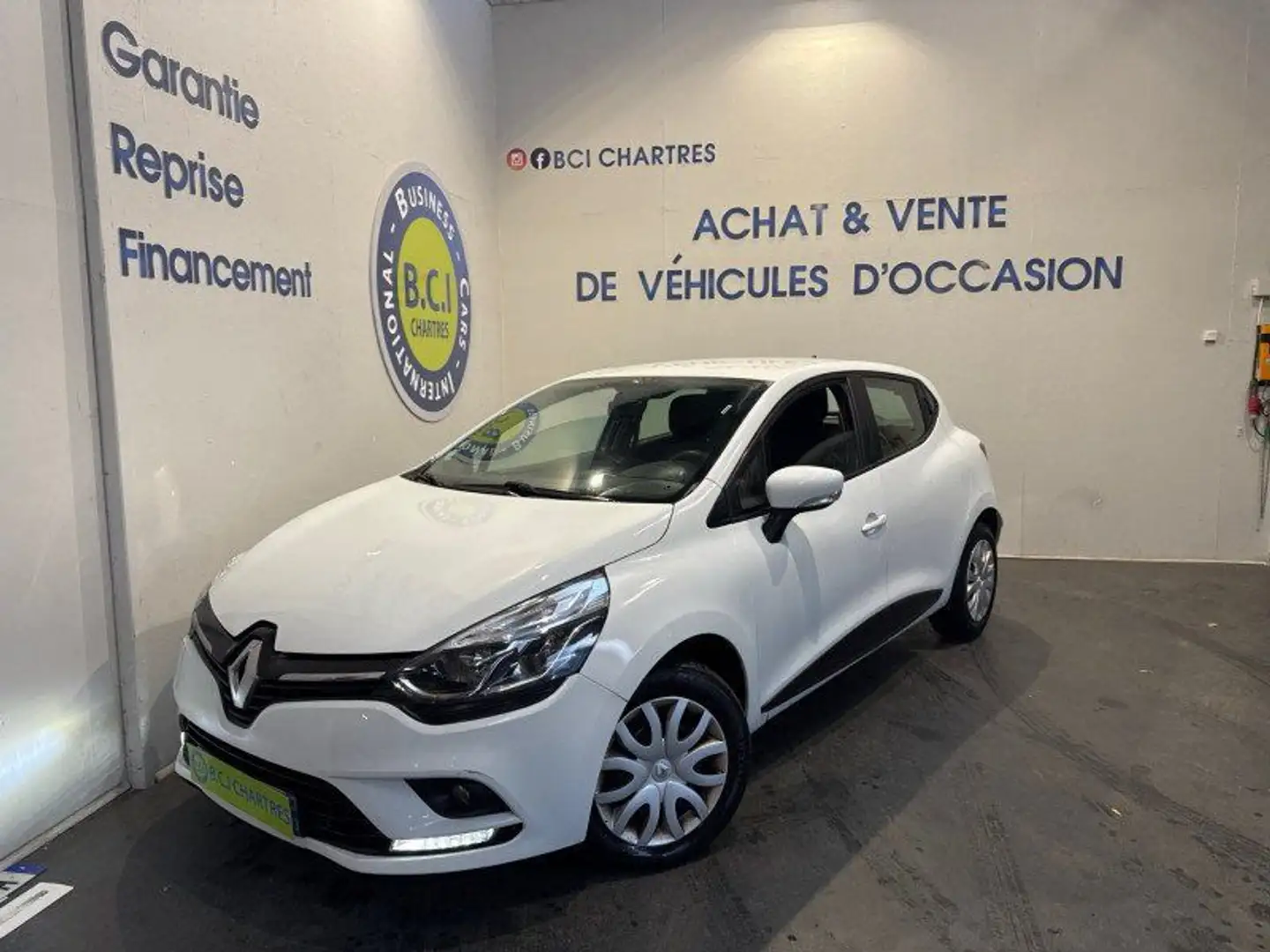 Renault Clio IV STE 1.5 DCI 75CH ENERGY AIR MEDIANAV E6C Blanc - 1