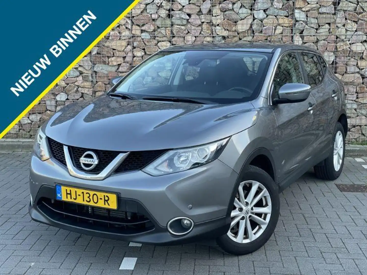 Nissan Qashqai 1.2 Acenta Automaat Gris - 1