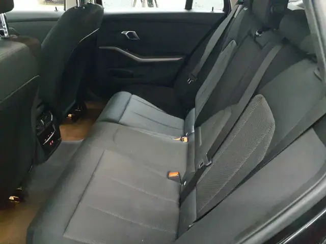 BMW 3 Series view 13