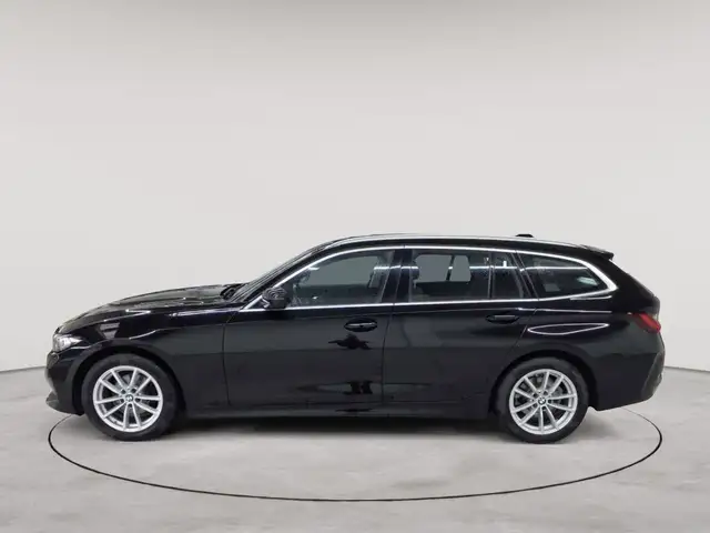 BMW 3 Series view 6