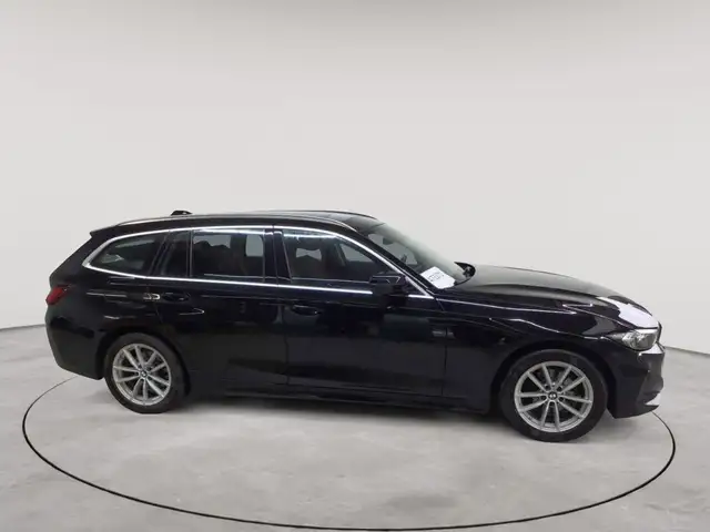 BMW 3 Series view 3