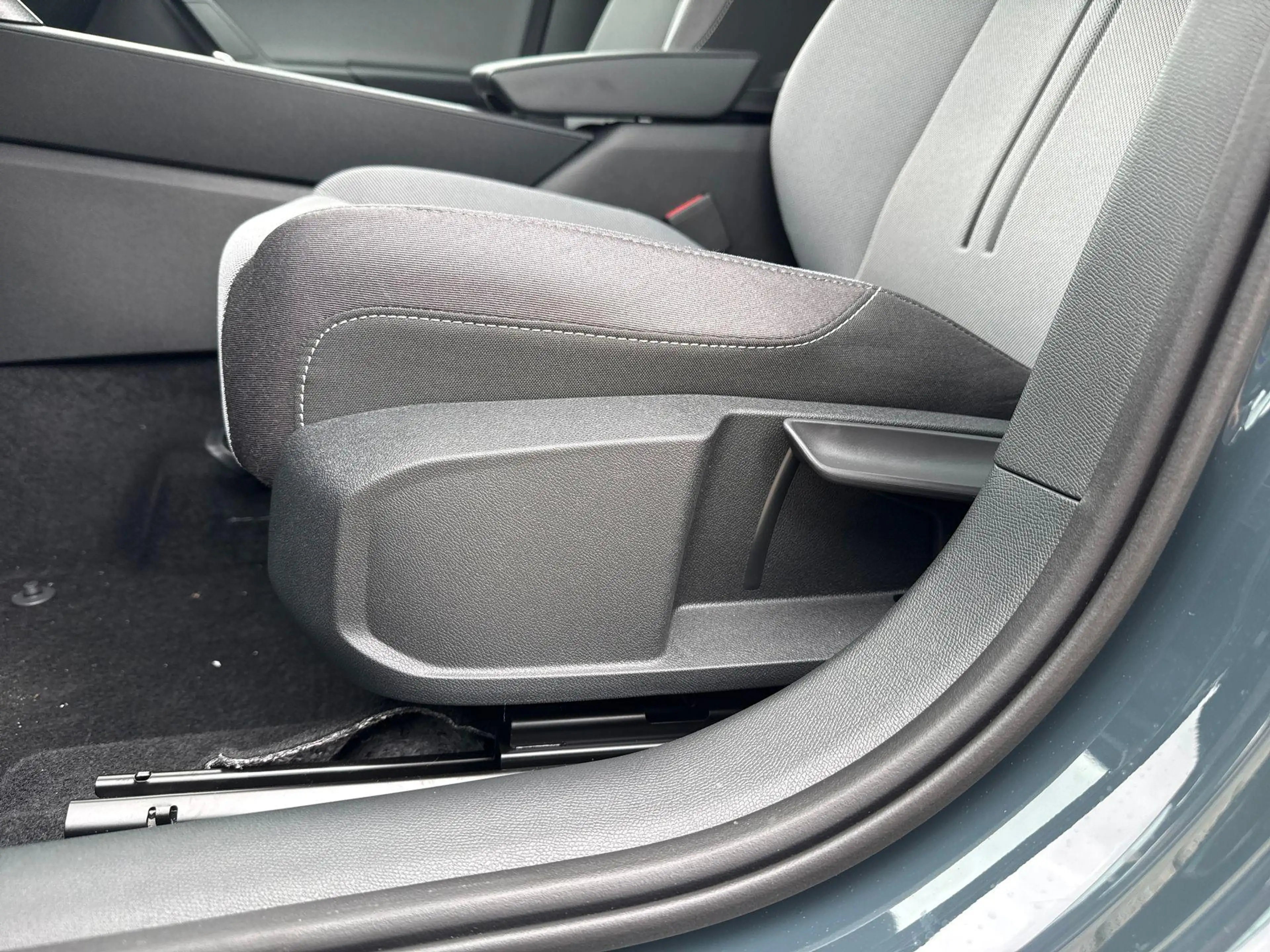 SEAT Leon e-Hybrid Sportstourer Style Business Intense 1.5 eHybrid 20 — photo 10
