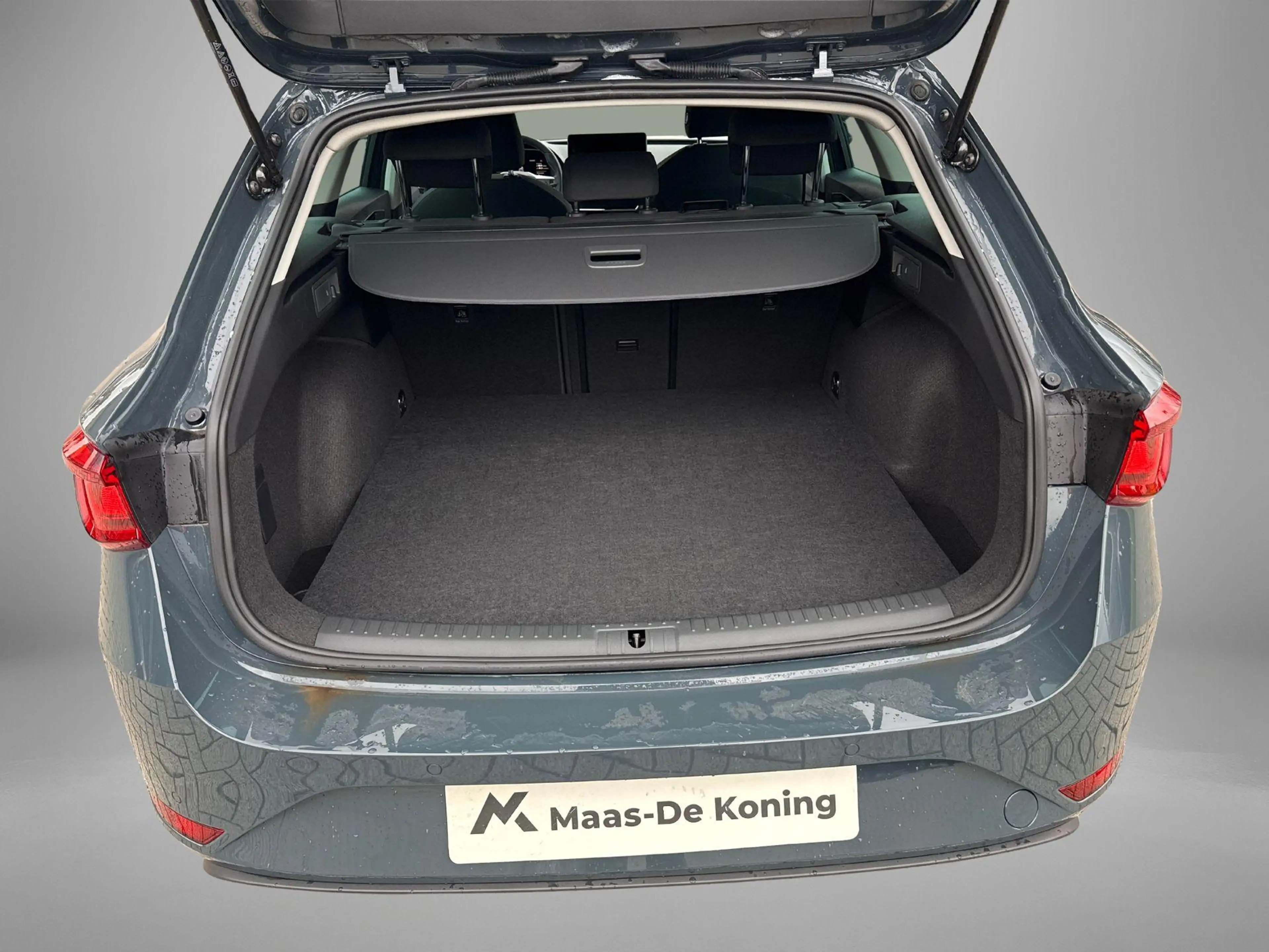 SEAT Leon e-Hybrid Sportstourer Style Business Intense 1.5 eHybrid 20 — photo 6