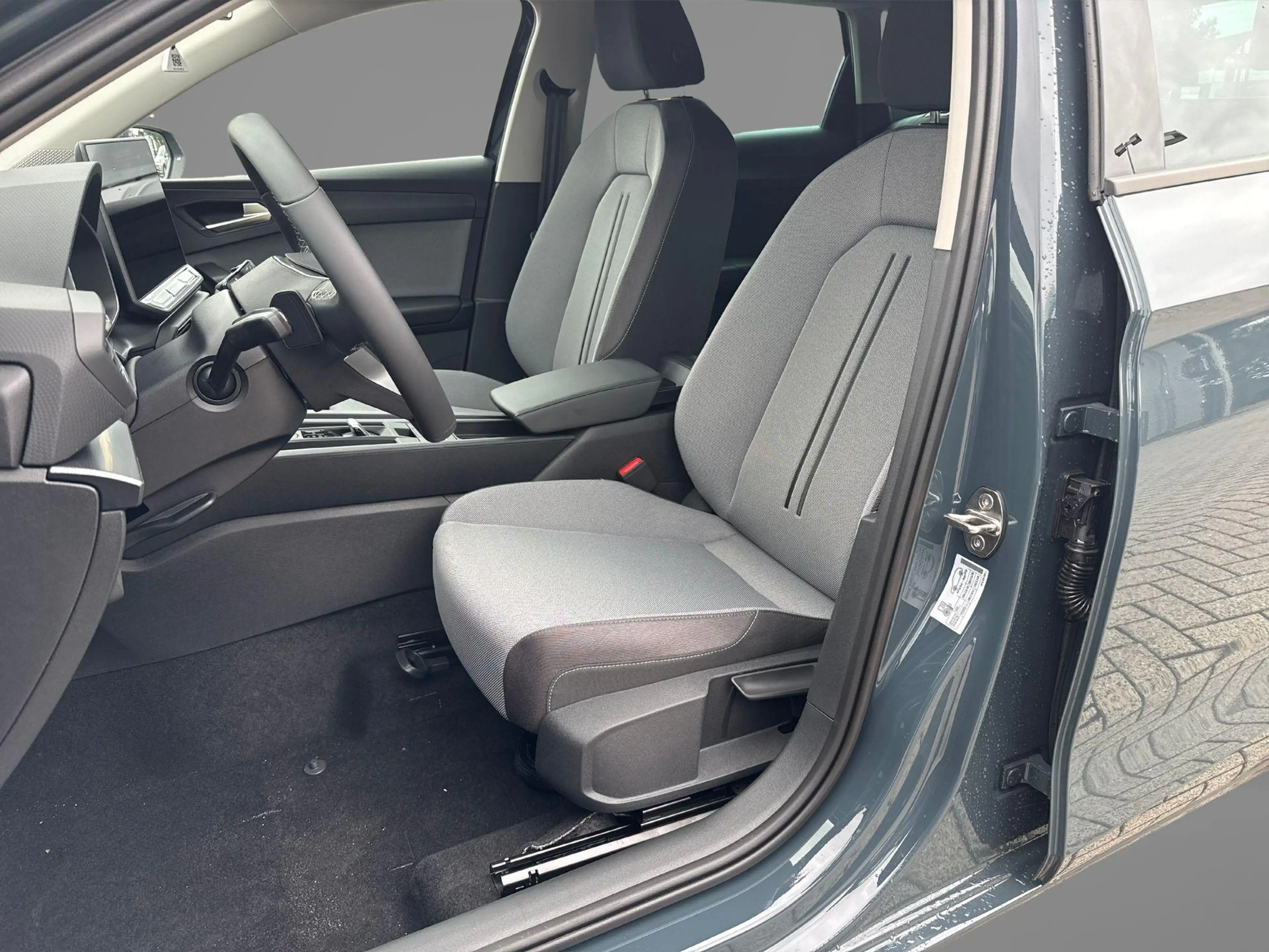 SEAT Leon e-Hybrid Sportstourer Style Business Intense 1.5 eHybrid 20 — photo 9