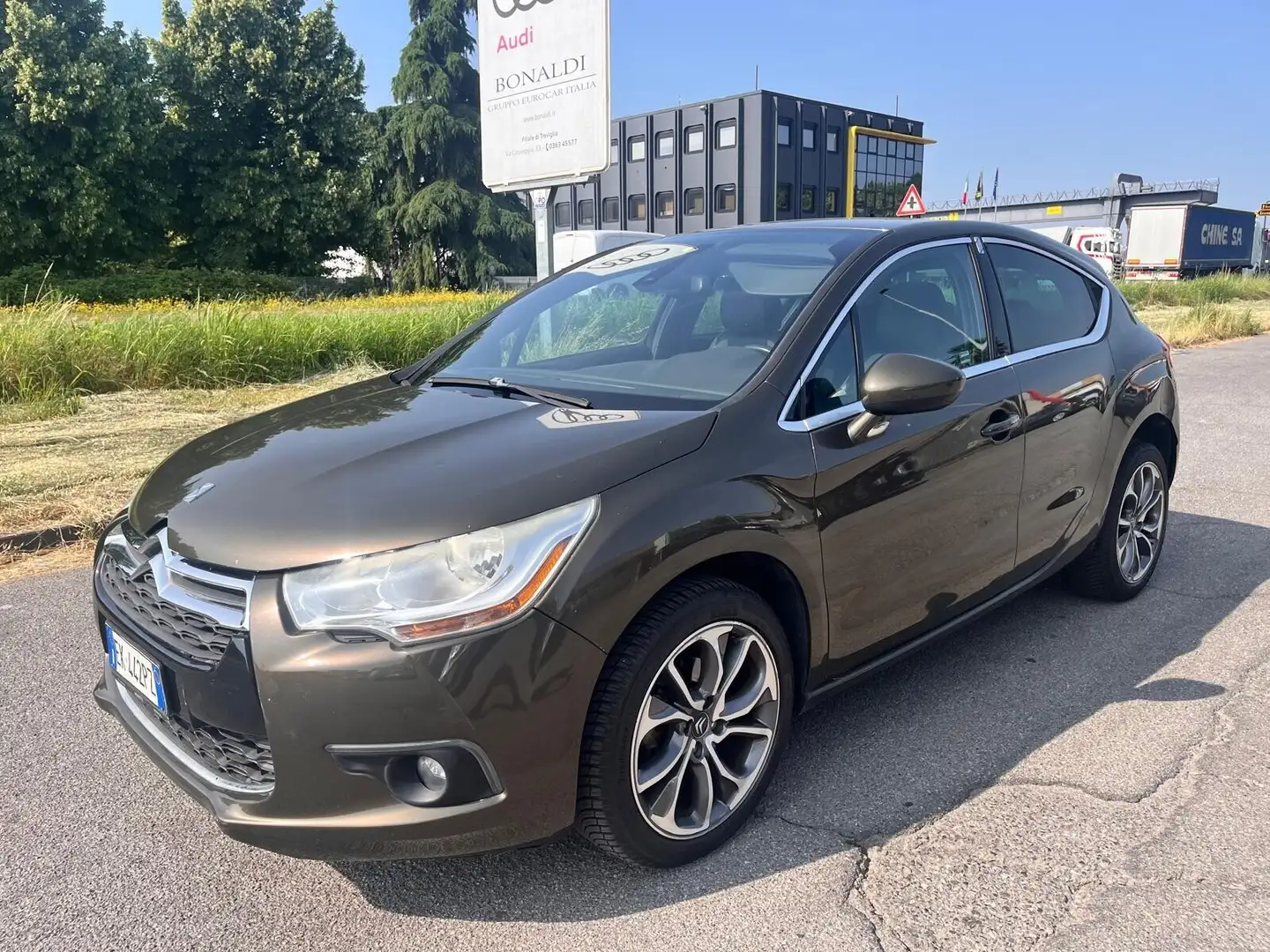 DS Automobiles DS 4 DS 4 1.6 e-HDi 110 airdream Chic Oro - 1