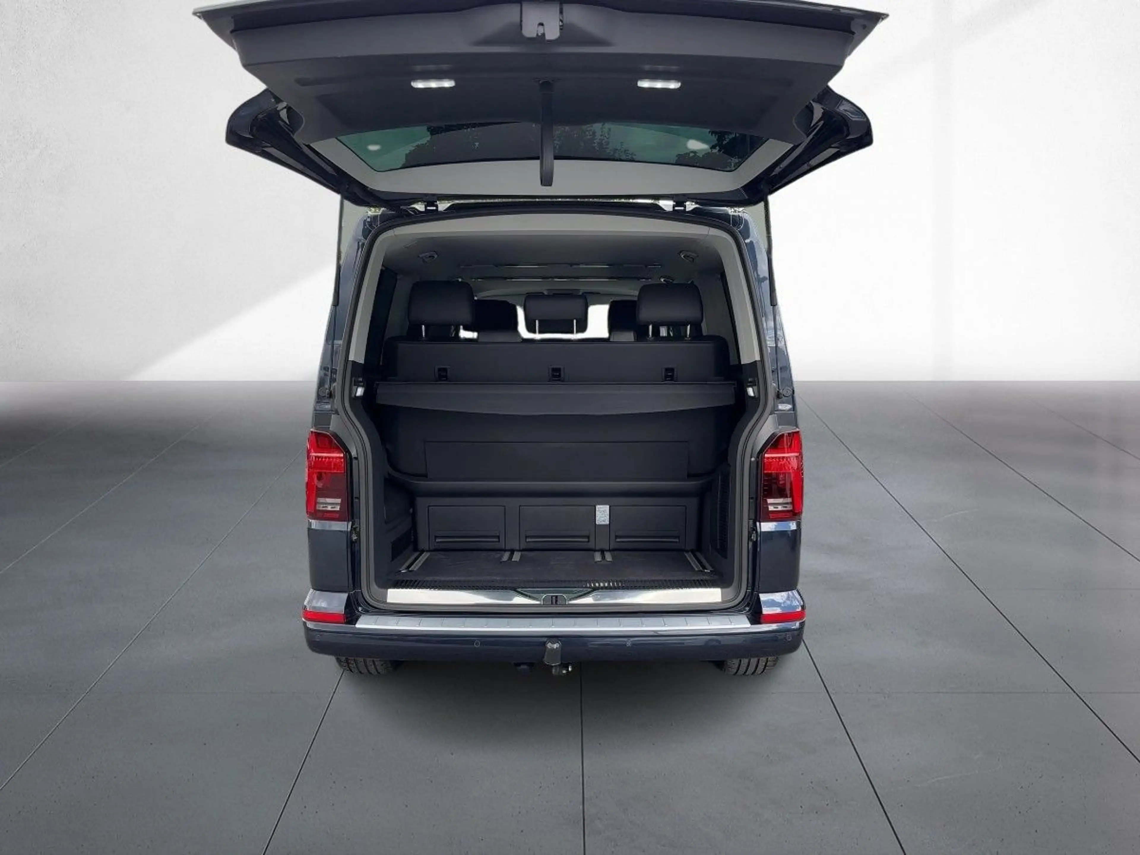 Volkswagen T6.1 Multivan Comfortline — photo 10