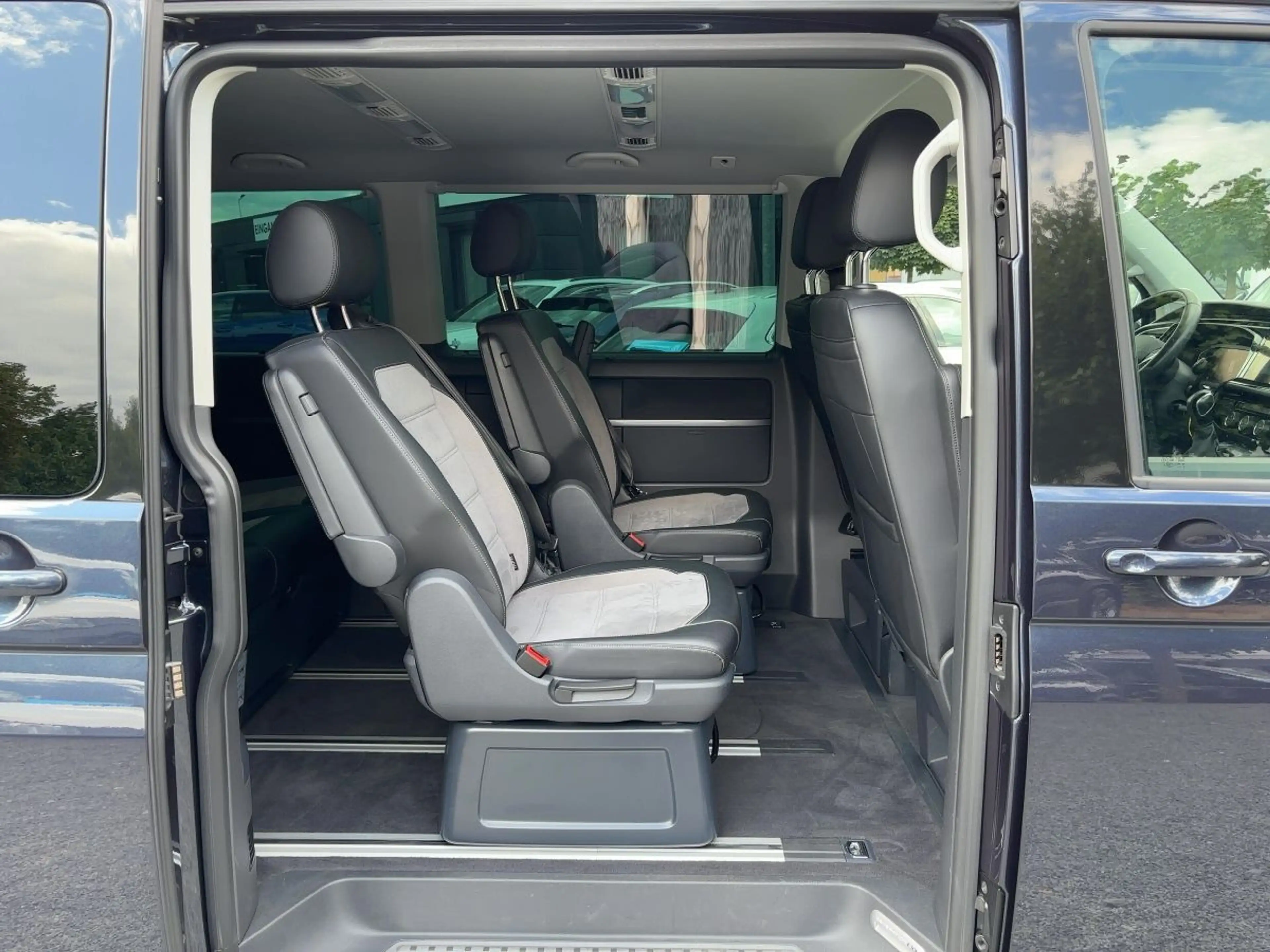 Volkswagen T6.1 Multivan Comfortline — photo 7