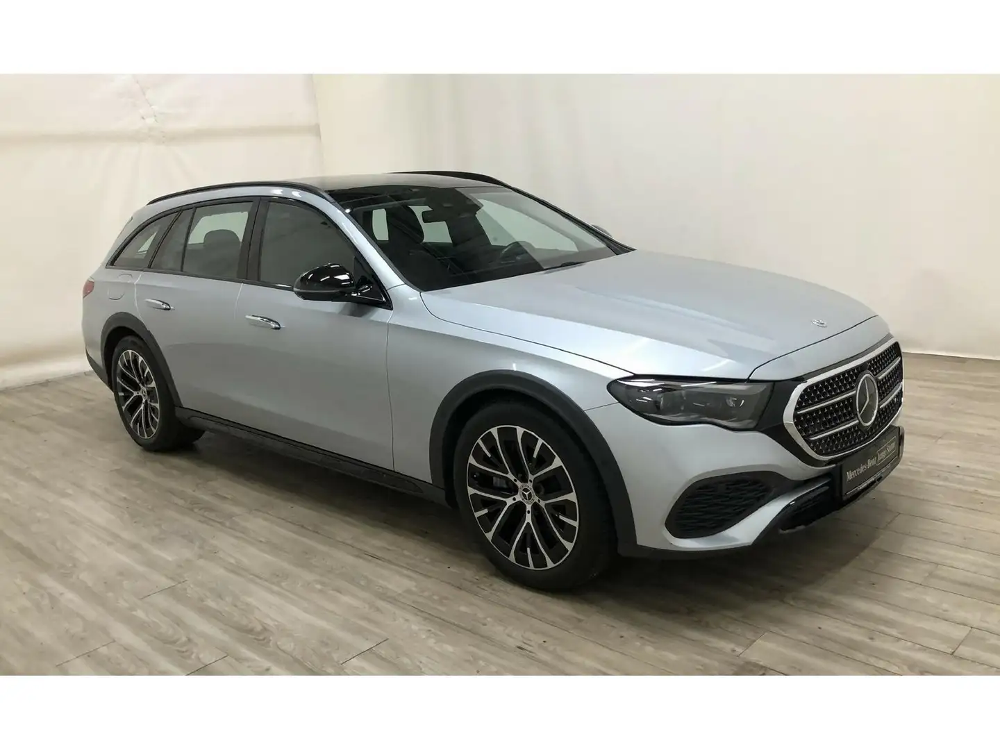 Mercedes-Benz E 300 de 4M All-Terrain NIGHT*Distr*AHK*Pano*HUD Silber - 2