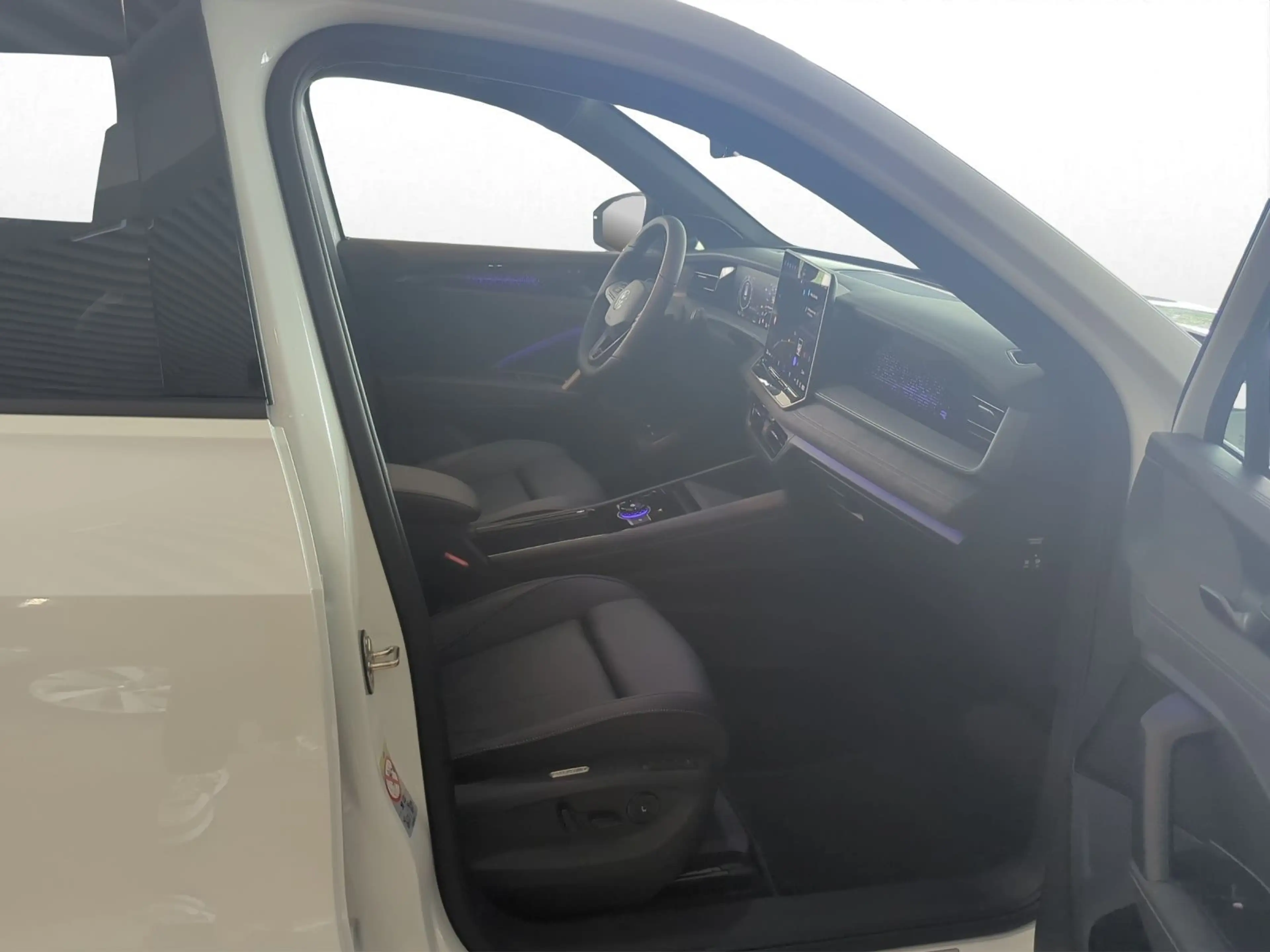 Volkswagen Tayron R-Line 1,5 l eHybrid DSG *NAVI *ACC *DCC — photo 4