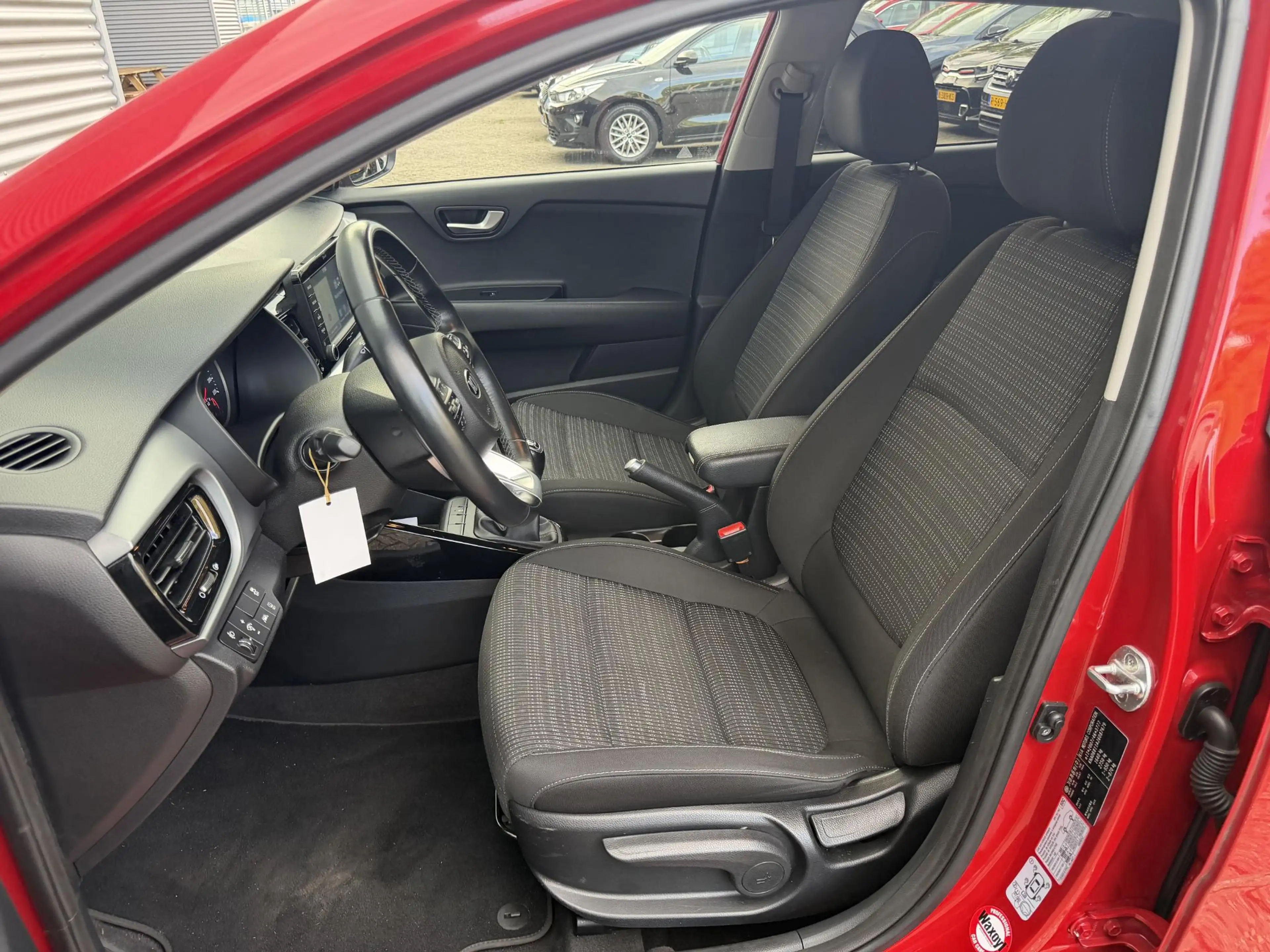 Kia Stonic 1.0 T-GDi DynamicLine | Trekhaak | Climate Control — photo 9