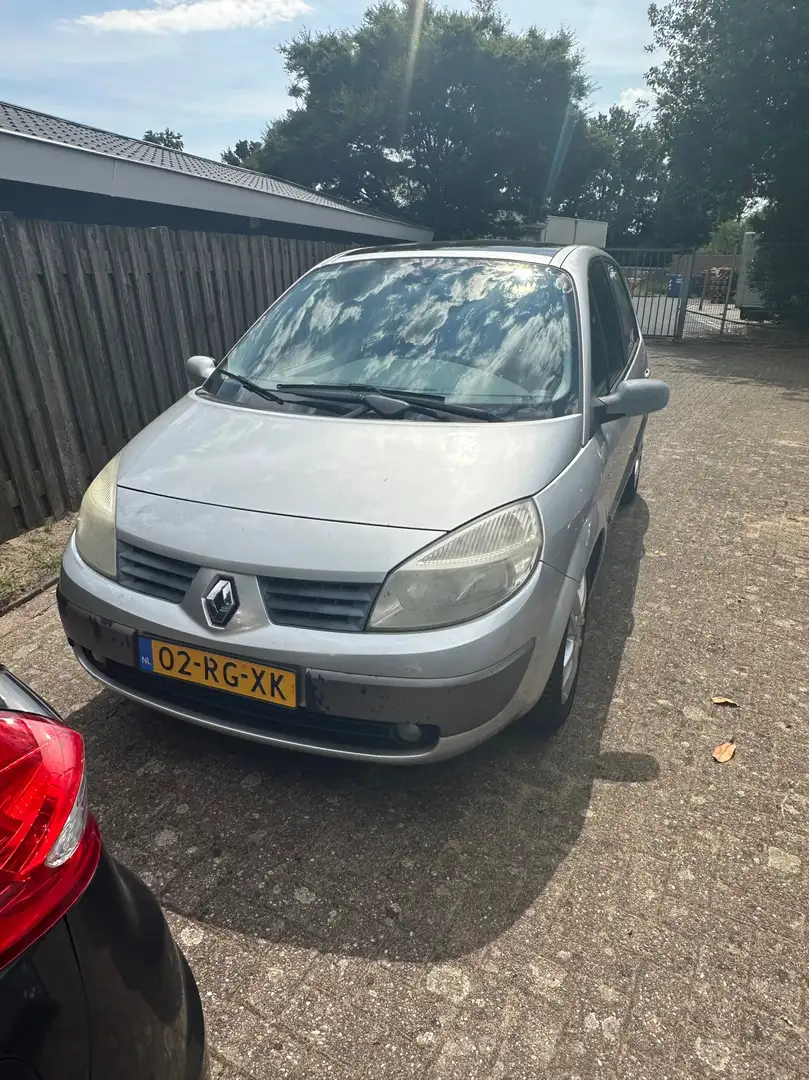 Renault Scenic 2.0-16V Privilège Luxe MEENEEMPRIJS INRUILAUTO Grijs - 1