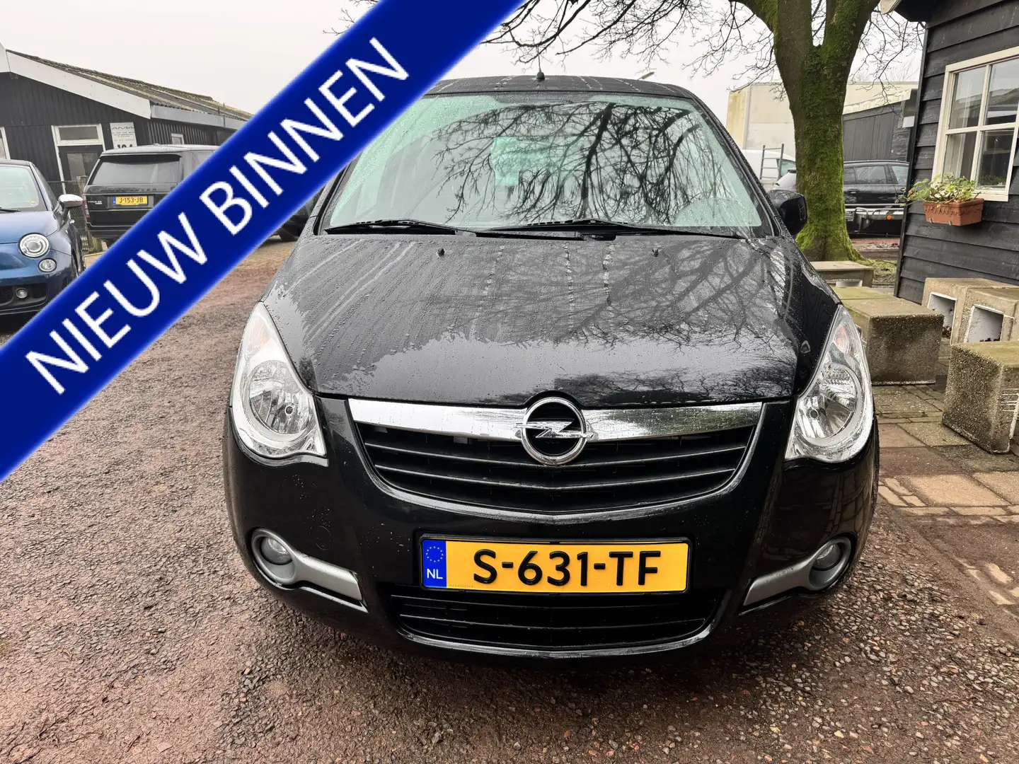 Opel Agila 1.2 Edition Automaat Zwart - 2