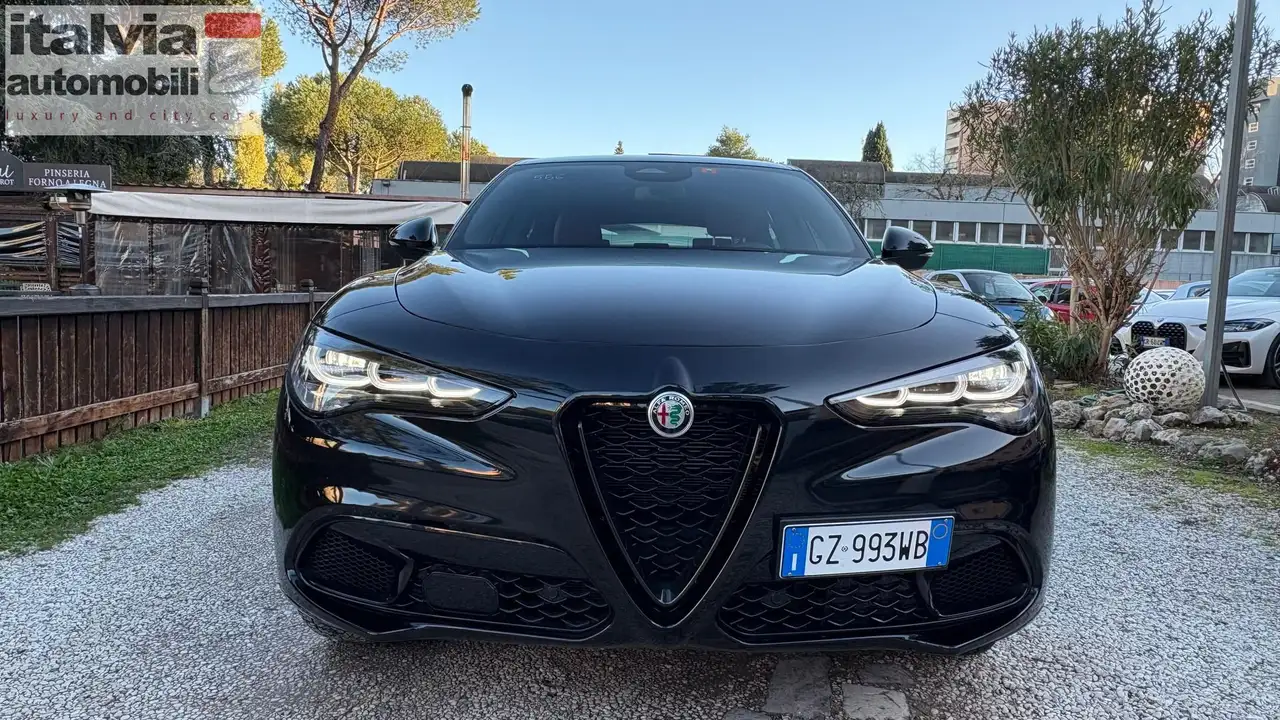 Alfa Romeo Stelvio 2025