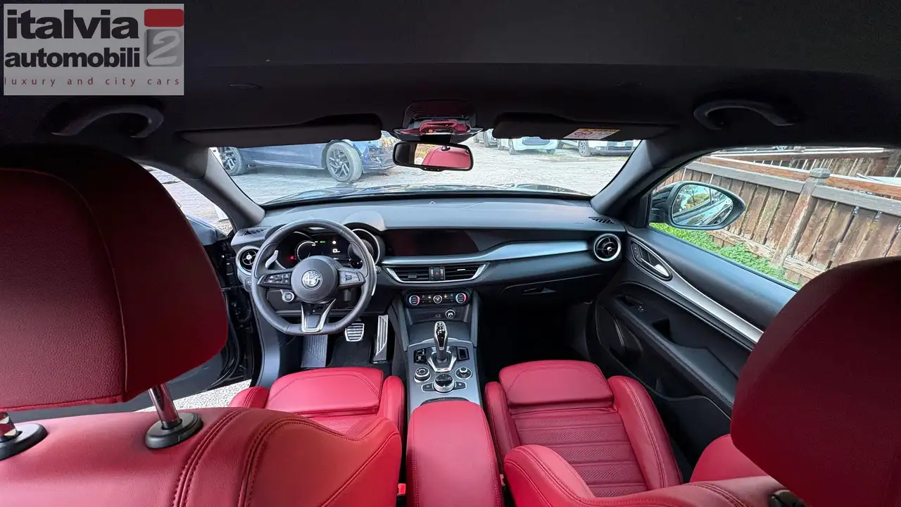 Alfa Romeo Stelvio 2025