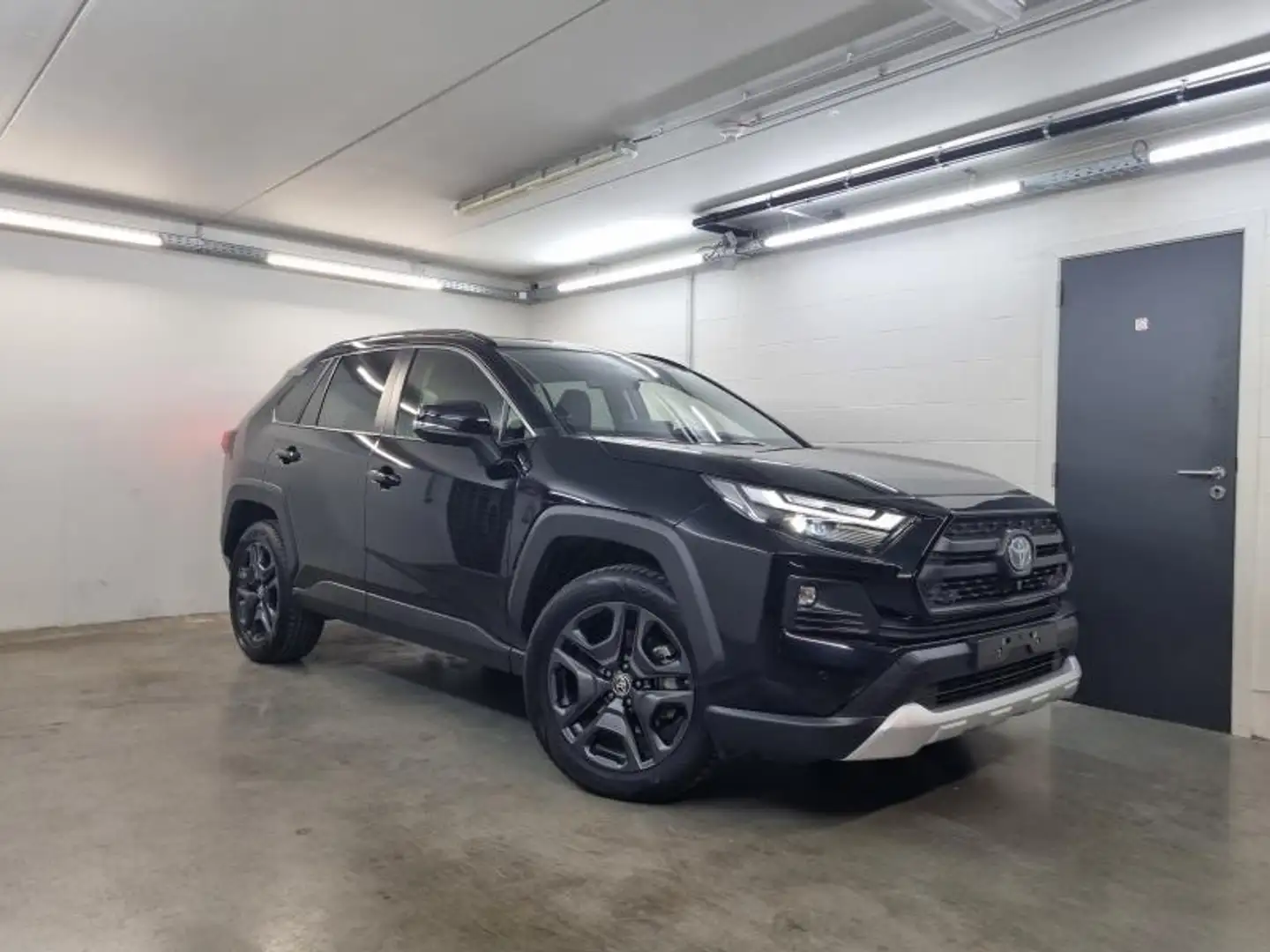 Toyota RAV 4 Adventure - AWD - 22472km - Ga Zwart - 2