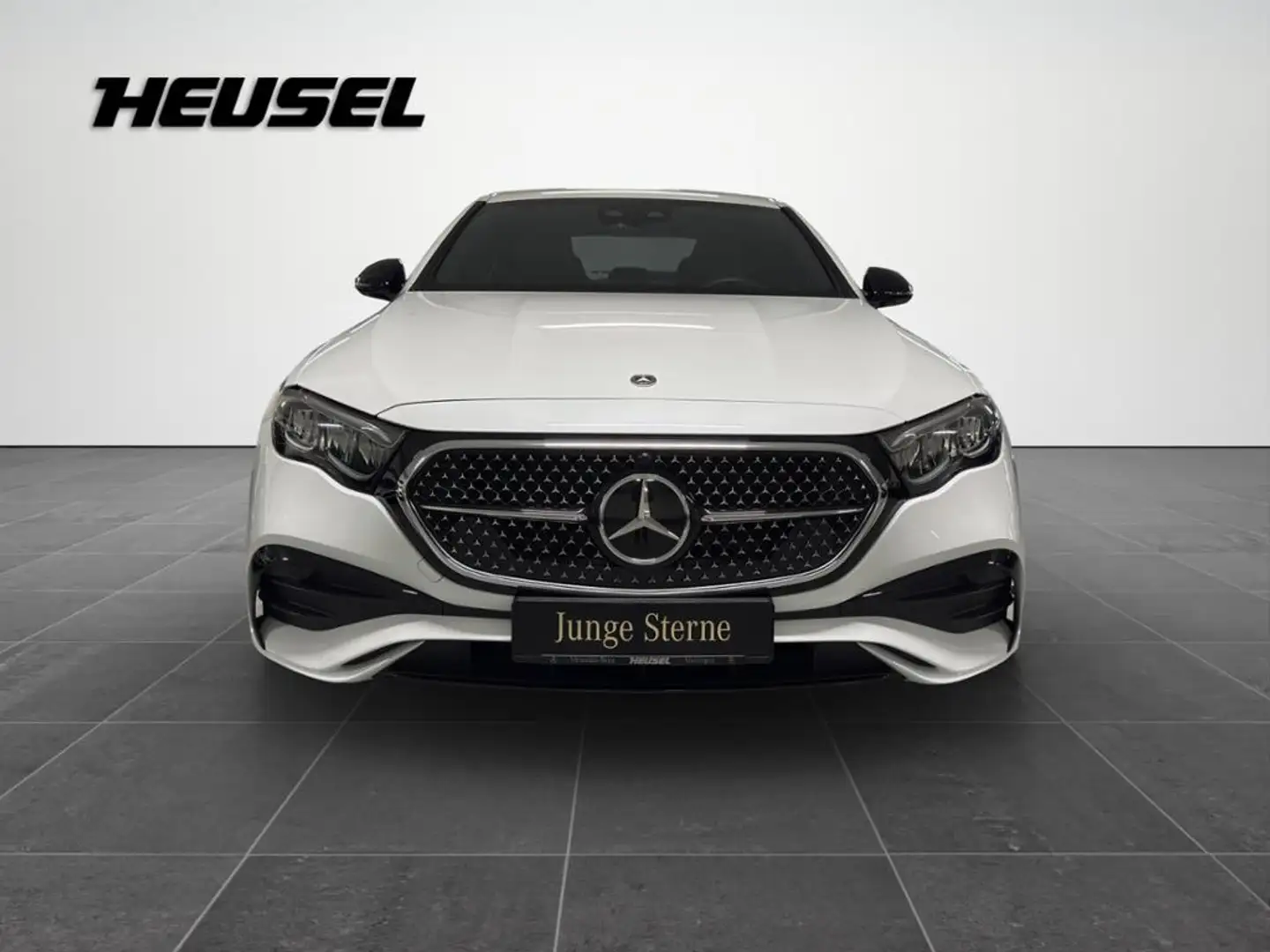 Mercedes-Benz E 200 AMG *Superscreen*NightPak*AmbBel* White - 2