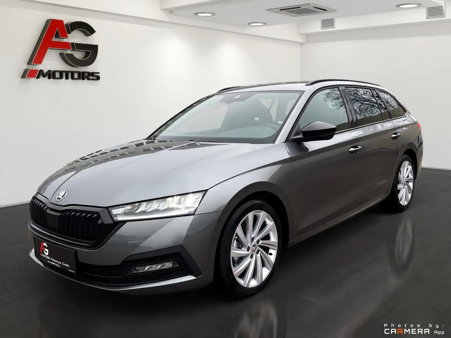 Skoda Octavia Combi 2,0 TDI Ambition DSG Grau - 1