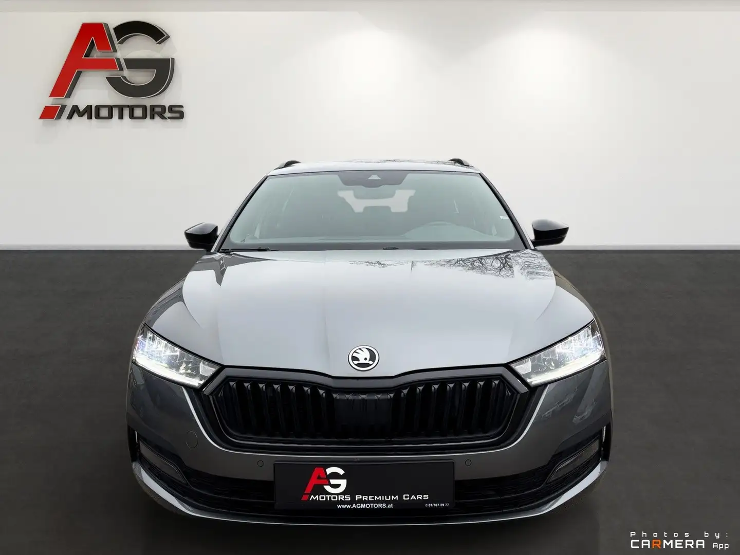 Skoda Octavia Combi 2,0 TDI Ambition DSG Grau - 2