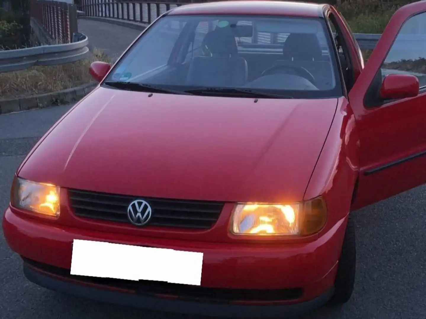Volkswagen Polo 1.0 Red - 1