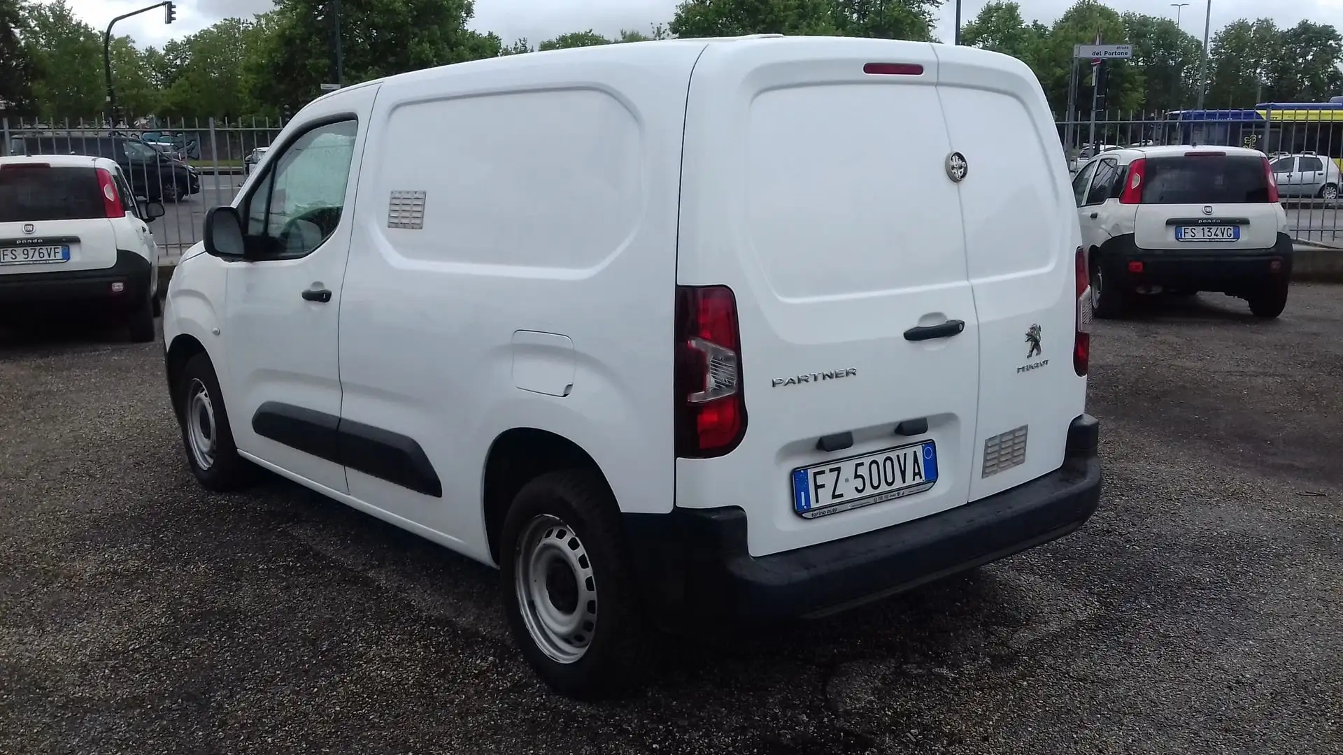 Peugeot Partner L1H1 3 POSTI 1.5BlueHDi 100v Fehér - 2
