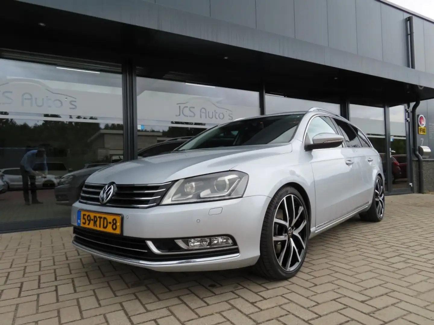 Volkswagen Passat 2.0 TSI Highline DSG Leder Navi 19 Inch 2x Pdc 201 Gris - 1