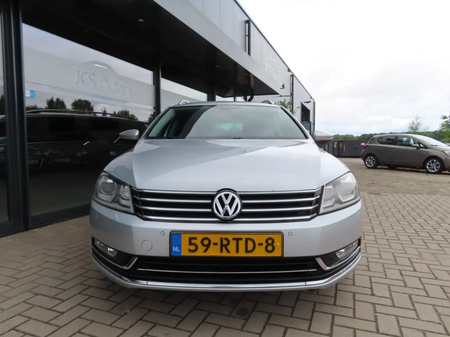 Volkswagen Passat 2.0 TSI Highline DSG Leder Navi 19 Inch 2x Pdc 201 Gris - 2