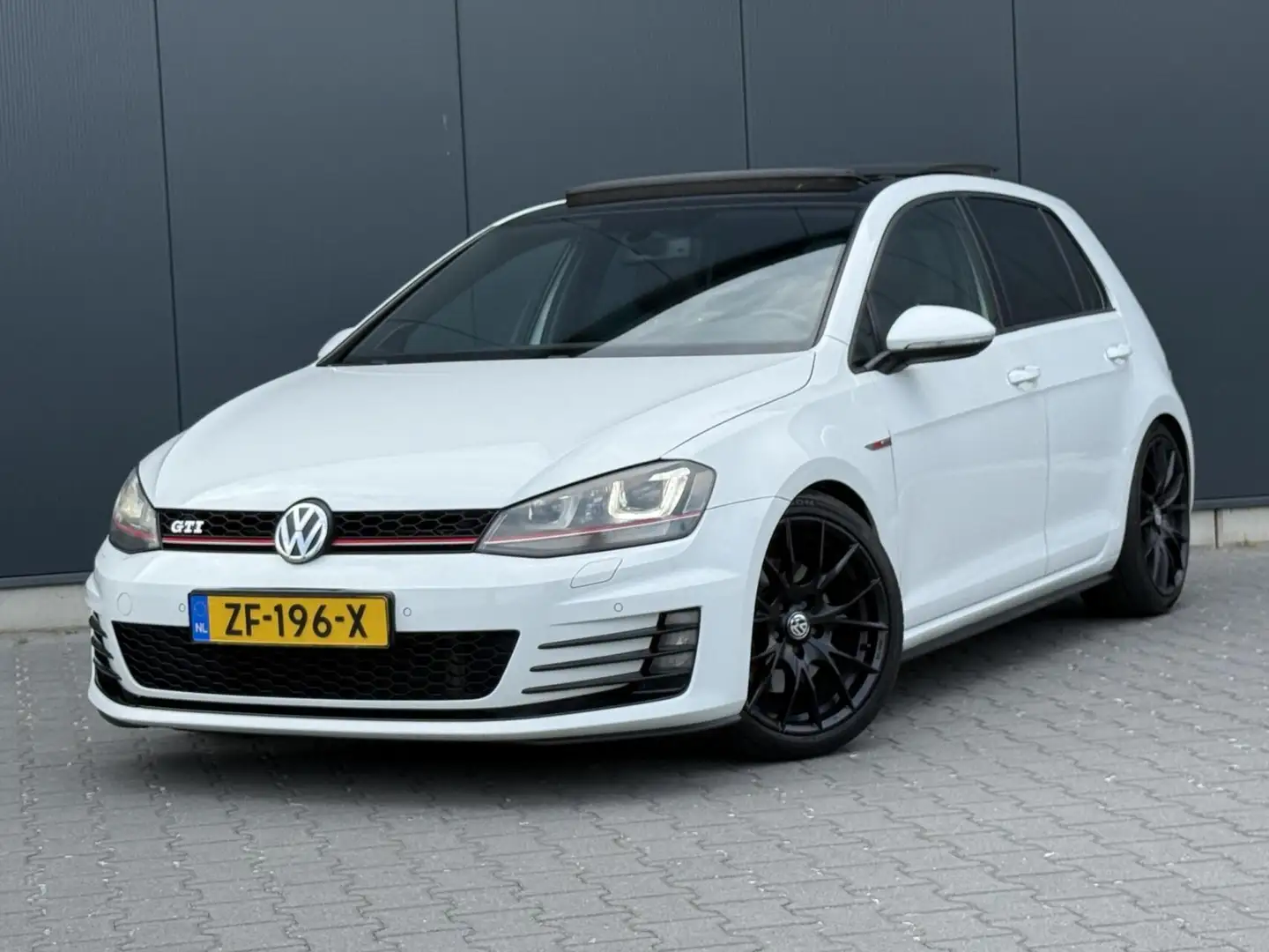Volkswagen Golf GTI 2.0 TSI Performance Pano - DSG - Led - Navi - Dyna Weiß - 1