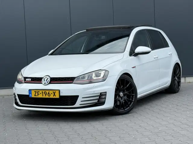 Volkswagen Golf GTI 2.0 TSI Performance Pano - DSG - Led - Navi - Dyna