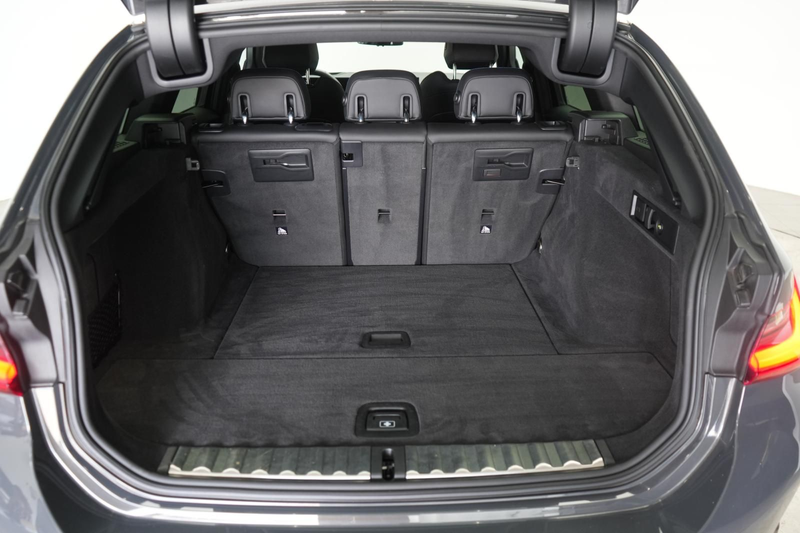 BMW 330 i Touring M Sportpaket AHK/Alcantara/Kamera — photo 7