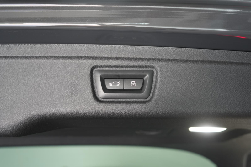 BMW 330 i Touring M Sportpaket AHK/Alcantara/Kamera — photo 9