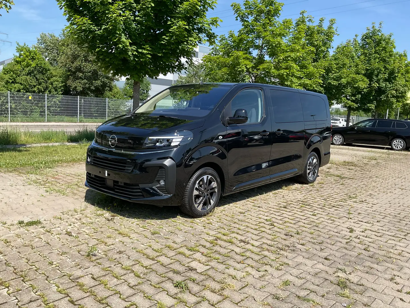 Opel Zafira Life XL 2.0 D (L3) Edition Navi 9 Sitzer Nero - 2