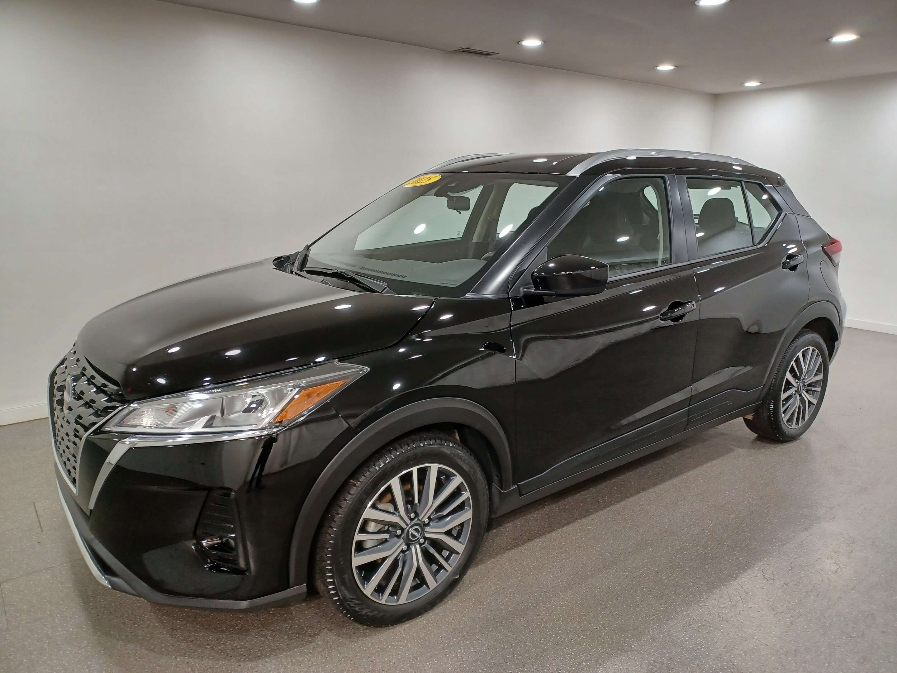 2025 Nissan Kicks SV*Adaptive Cruise | Remote Start | Htd Seats | Ca — снимка 1