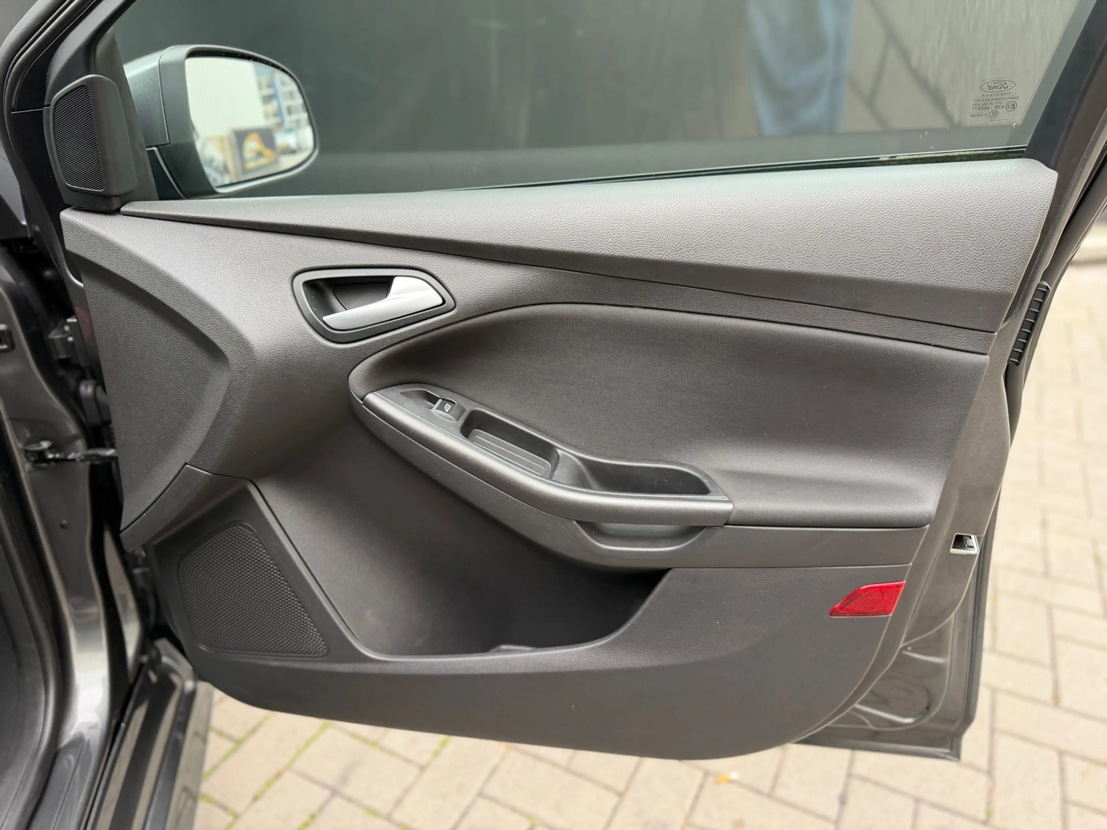 Ford Focus Wagon 1.5 Titanium Trekhaak Stoel Stoelverwarming — photo 21