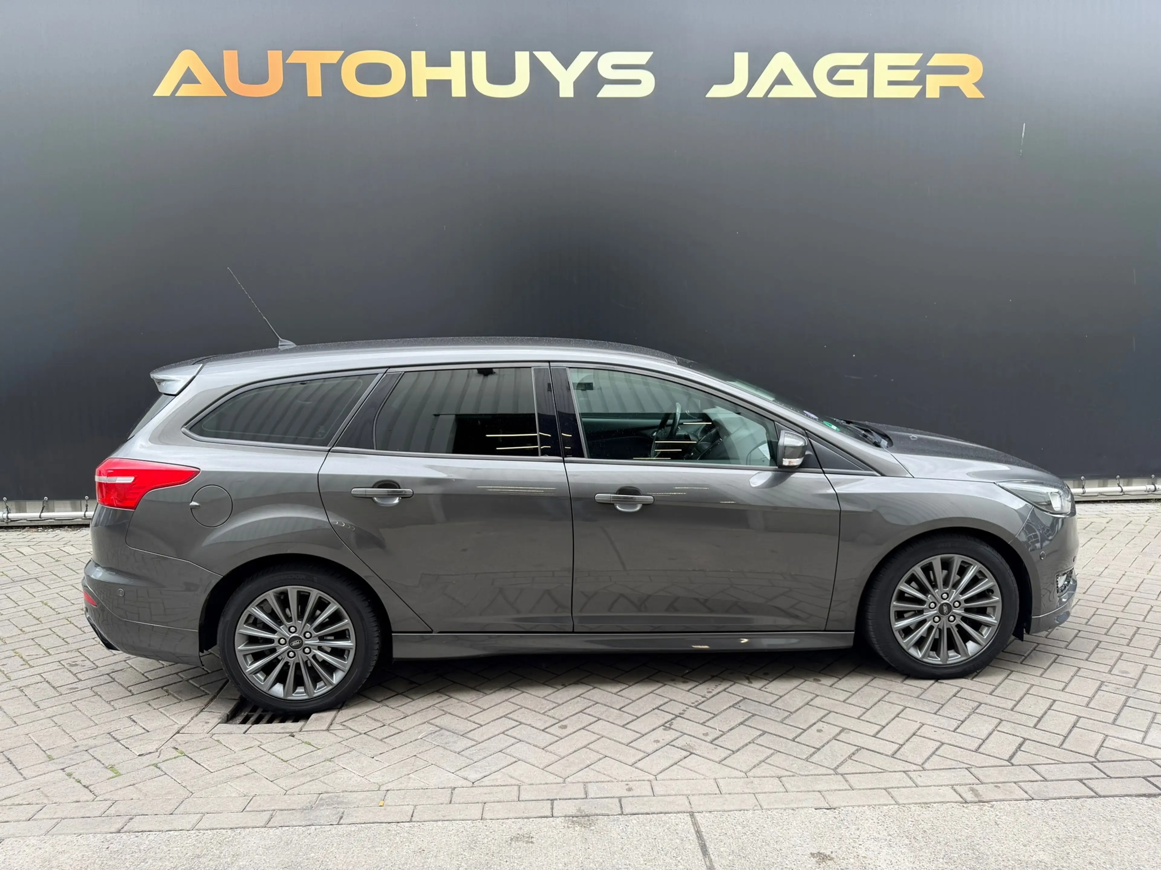 Ford Focus Wagon 1.5 Titanium Trekhaak Stoel Stoelverwarming — photo 8