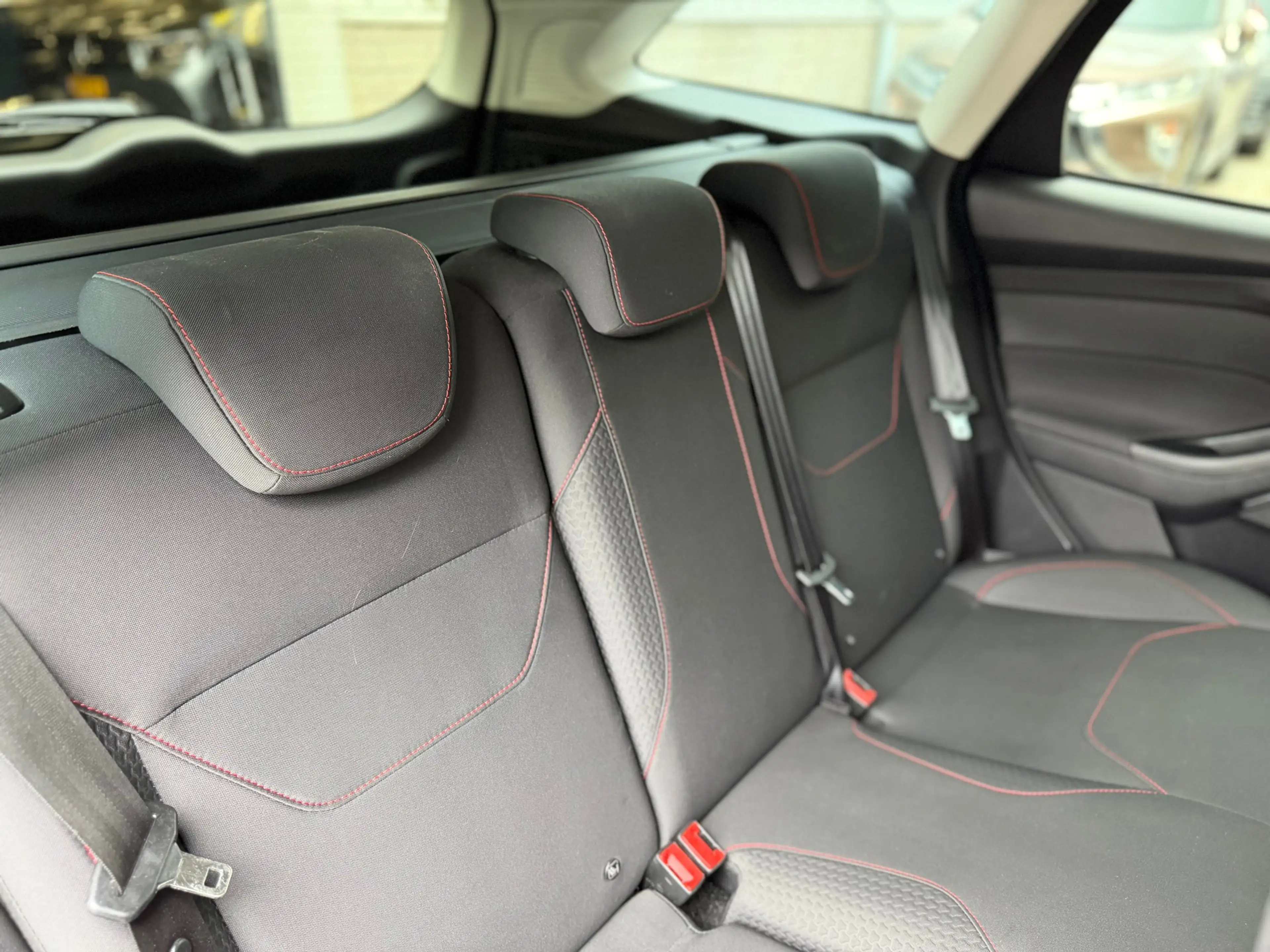 Ford Focus Wagon 1.5 Titanium Trekhaak Stoel Stoelverwarming — photo 22