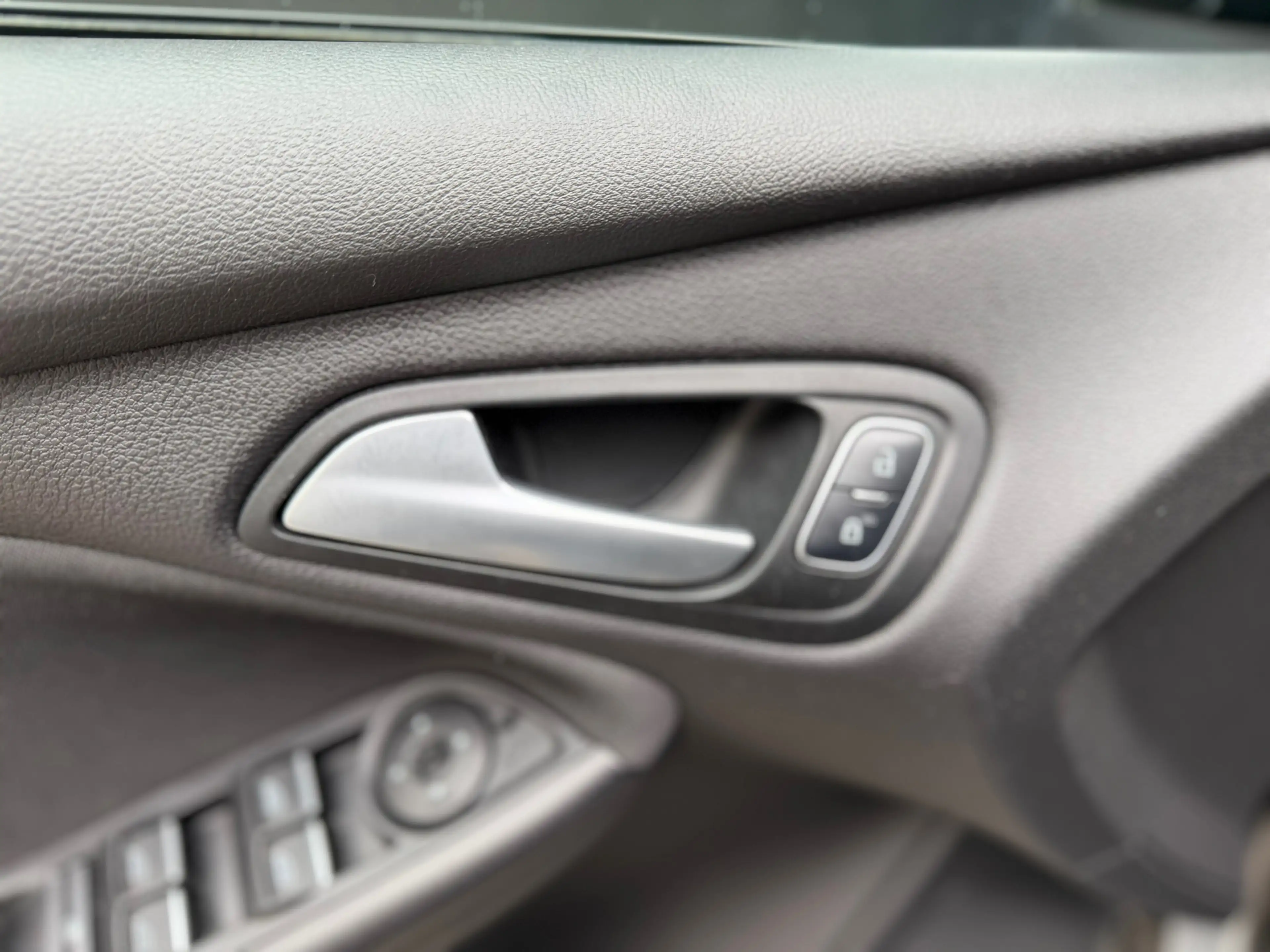 Ford Focus Wagon 1.5 Titanium Trekhaak Stoel Stoelverwarming — photo 27