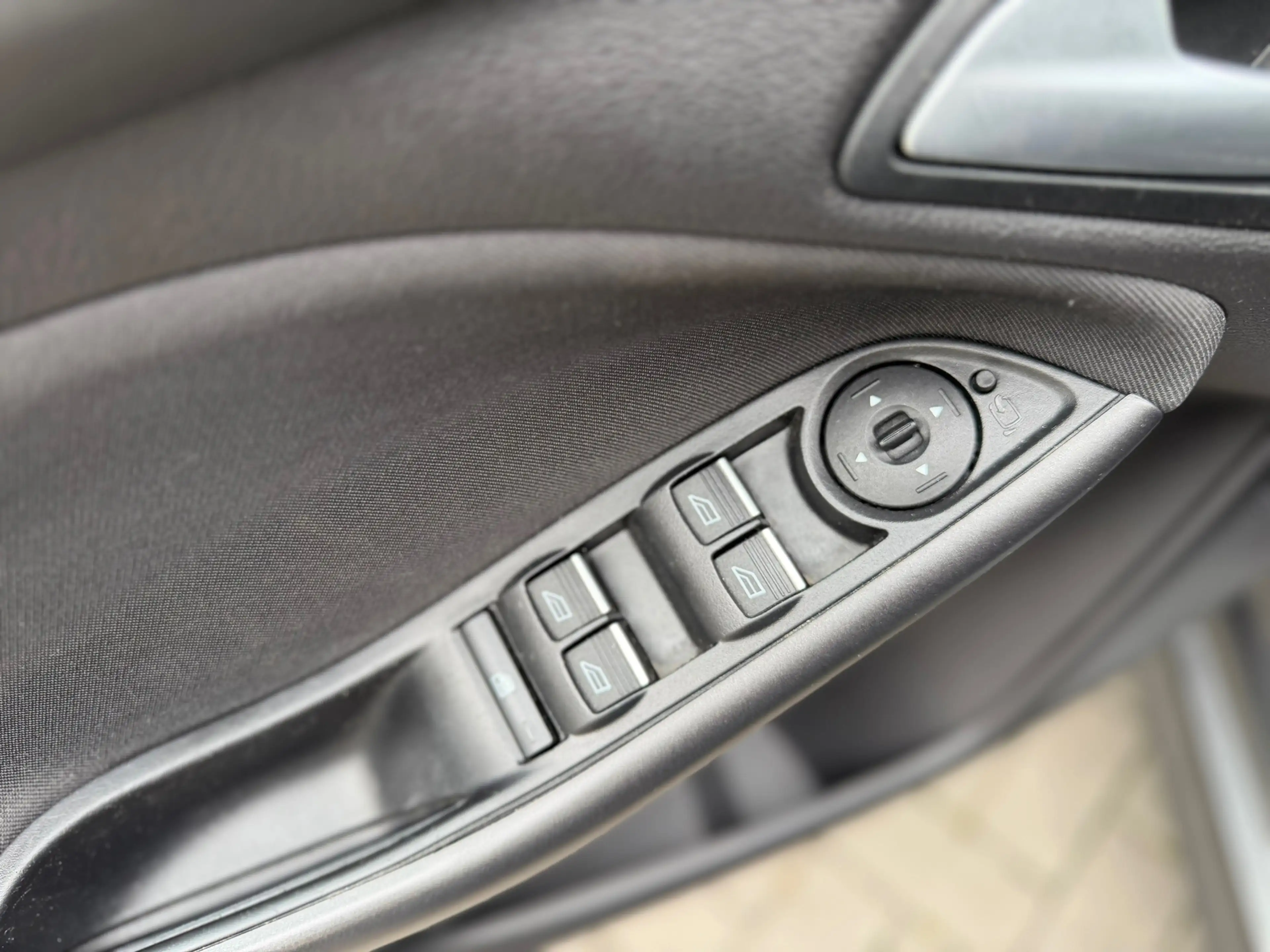 Ford Focus Wagon 1.5 Titanium Trekhaak Stoel Stoelverwarming — photo 28