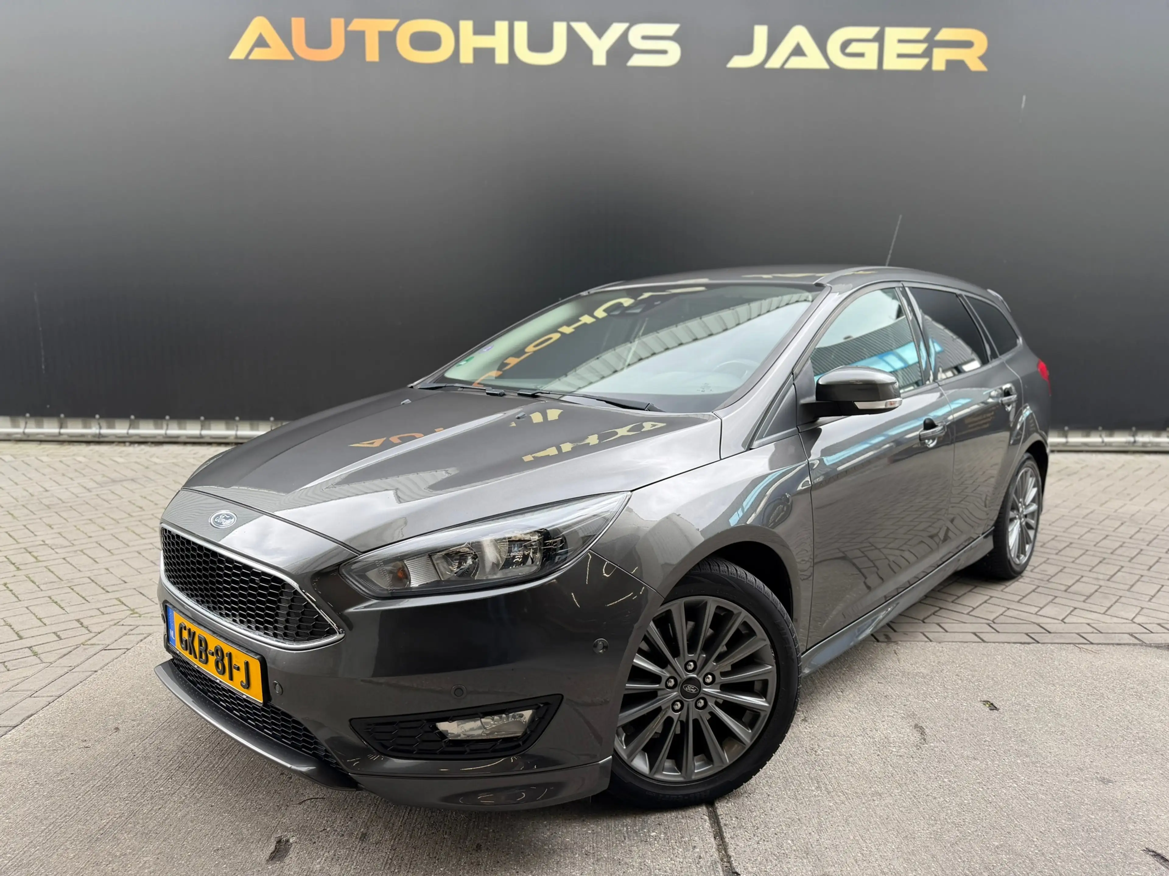 Ford Focus Wagon 1.5 Titanium Trekhaak Stoel Stoelverwarming