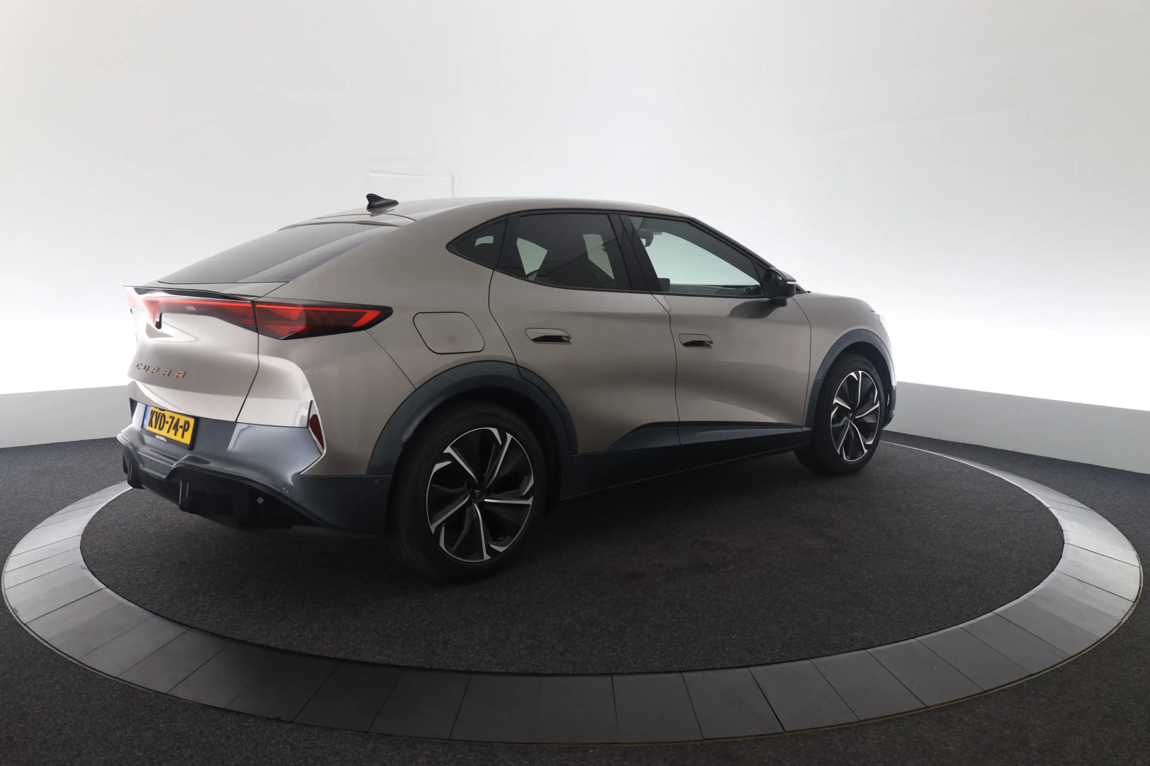 CUPRA Tavascan Business 82 kWh 286PK, 360gr. Camera, Stoelverwarm — photo 3