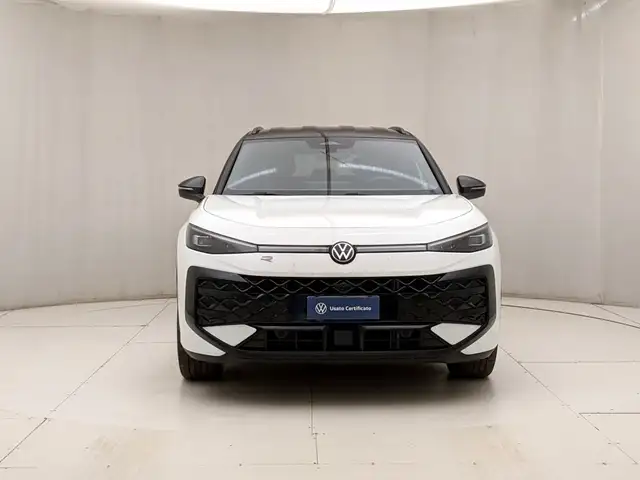 Volkswagen T-Roc view 2
