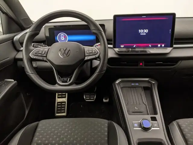 Volkswagen T-Roc view 7