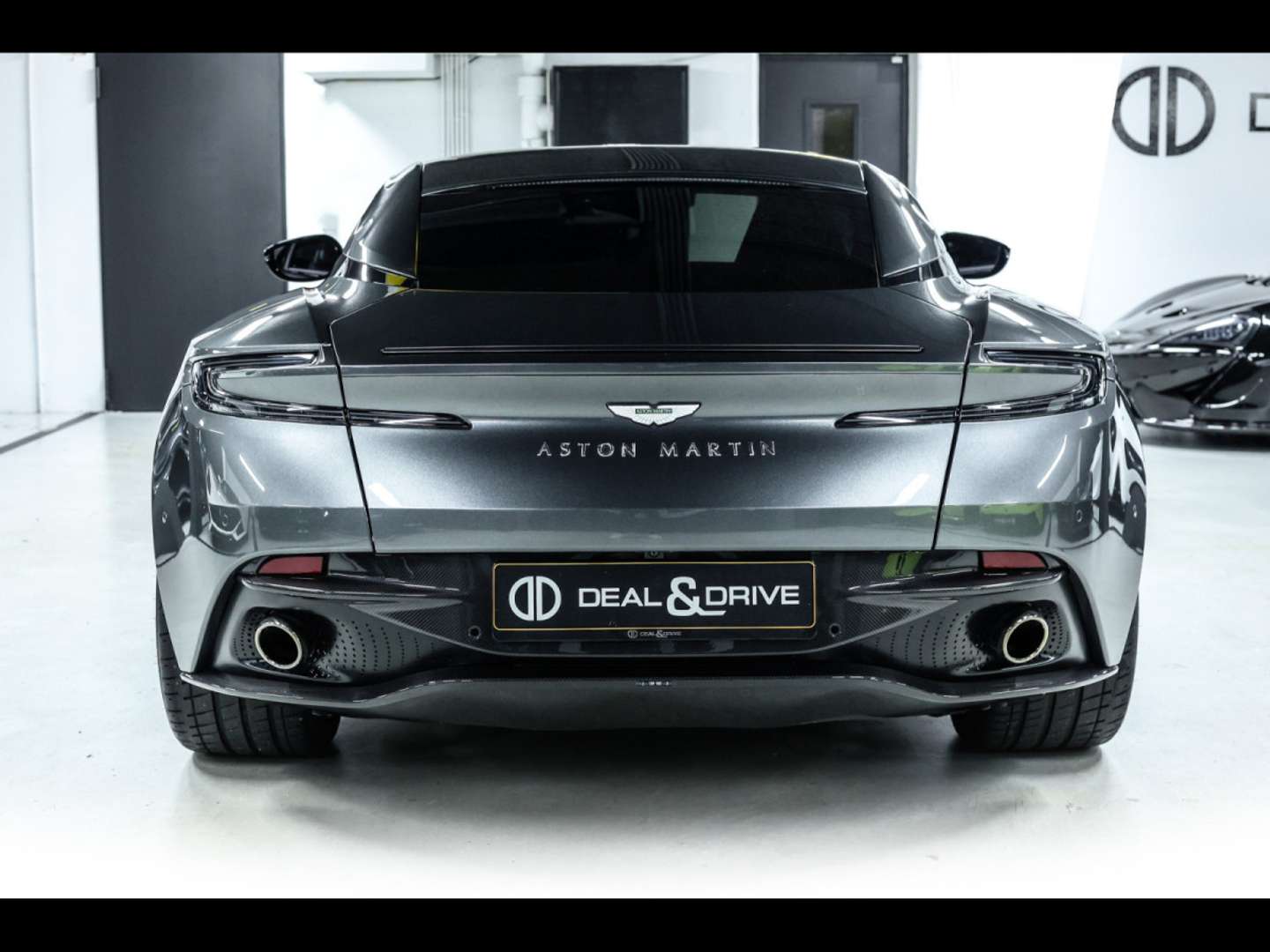 Aston Martin DB11 Coupé V12 -  - Joinsteer - #2