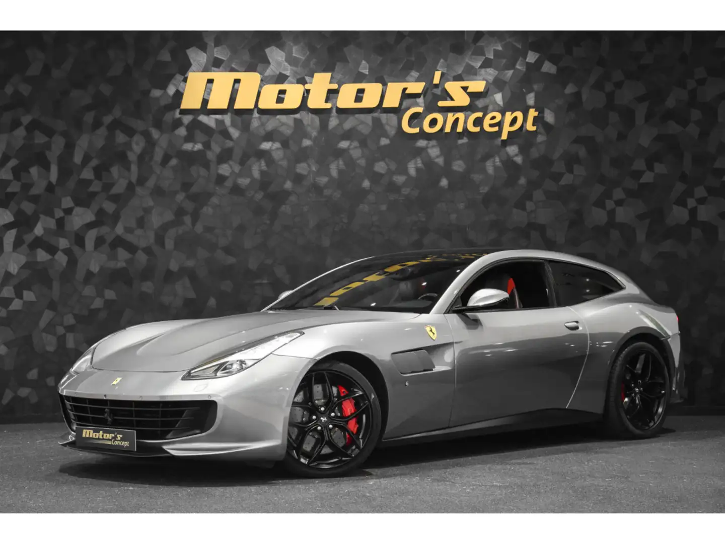 Ferrari GTC4 Lusso T V8 - NOVITEC Срібний - 1