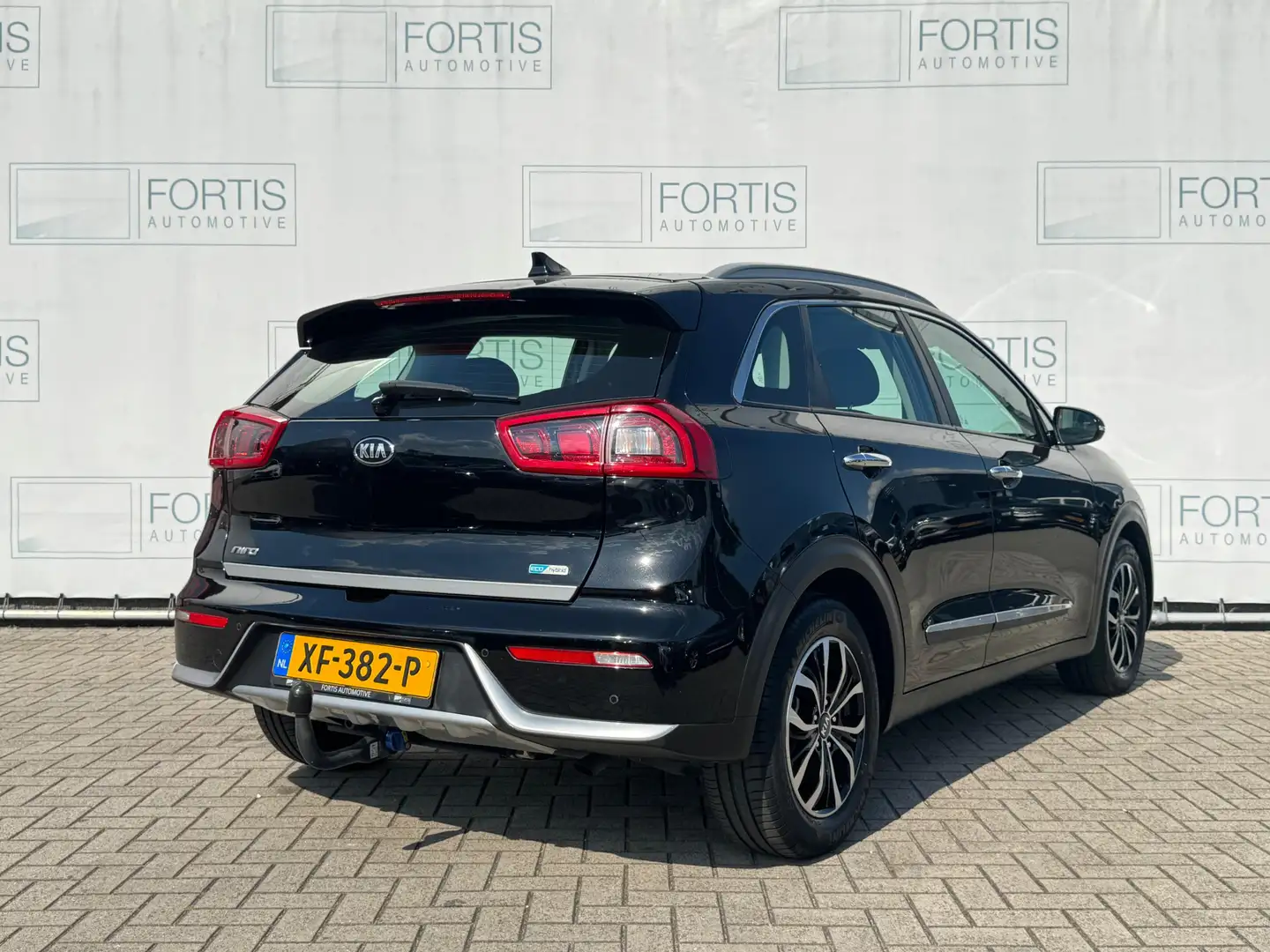 Kia Niro 1.6 GDi Hybrid ExecutiveLine TREKHAAK| 1/2 LEDER | Zwart - 2